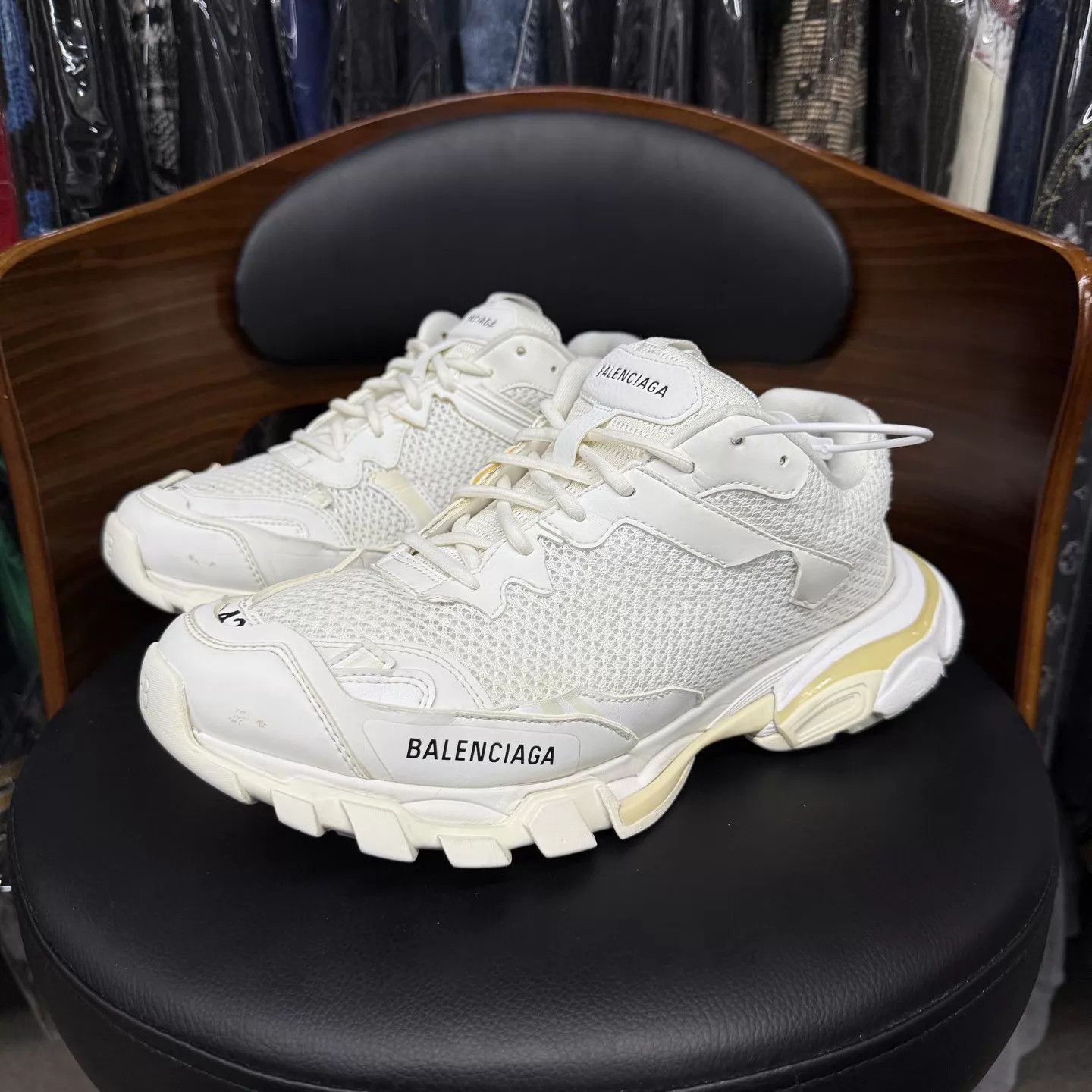 Balenciaga White Chunky Lowtop Sneakers Size 9 Size US 9 / EU 42 - 1 Thumbnail