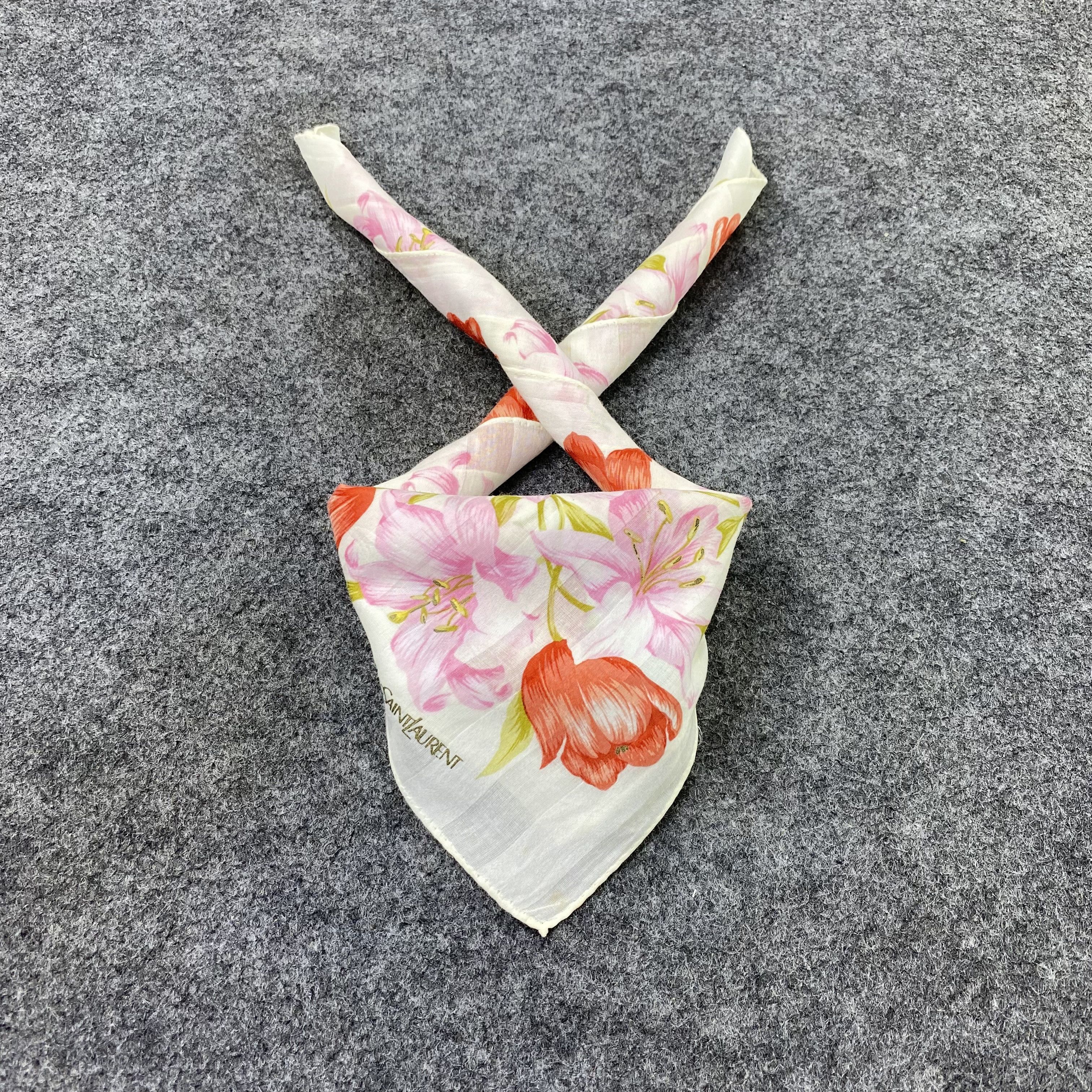 Yves Saint Laurent Yves Saint Laurent Handkerchief / Bandana /Neckerchief-B2121 Size ONE SIZE - 2 Thumbnail