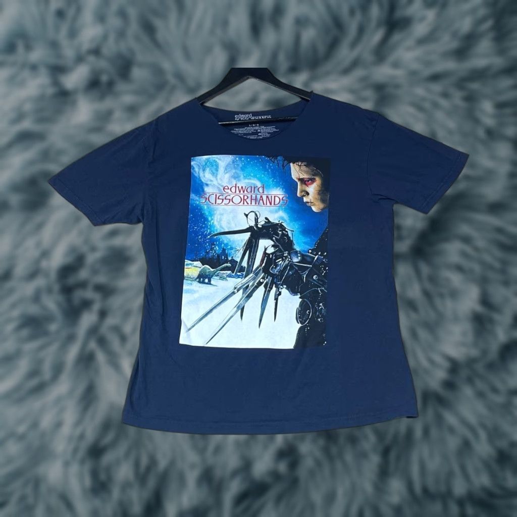 Vintage Edward Scissorhands Shirt Crew Neck Blue L Distressed See Neck pics Unisex Adults Movie Logo Short Sleeve T-Shirt Edward 10-? Size US L / EU 52-54 / 3 - 1 Thumbnail