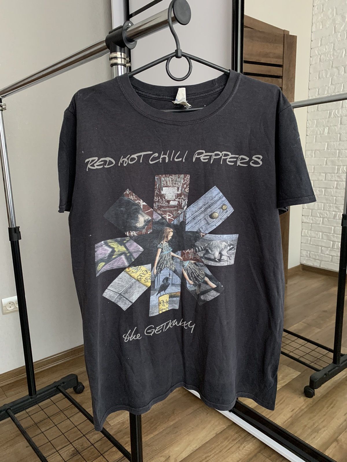Band Tees × Vintage Red Hot Chili Peppers Getaway Band T-Shirt Tee Vintage Size US M / EU 48-50 / 2 - 2 Thumbnail
