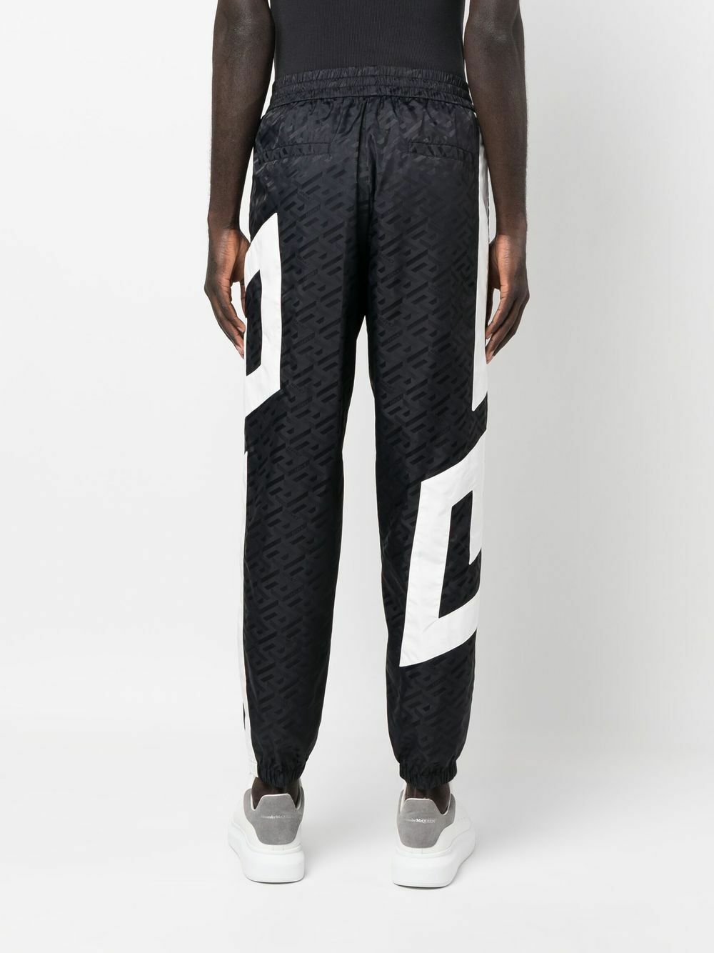 Versace o1y0525 Logo Jogger & Sweatpant in Black/White Size US 36 / EU 52 - 4 Thumbnail