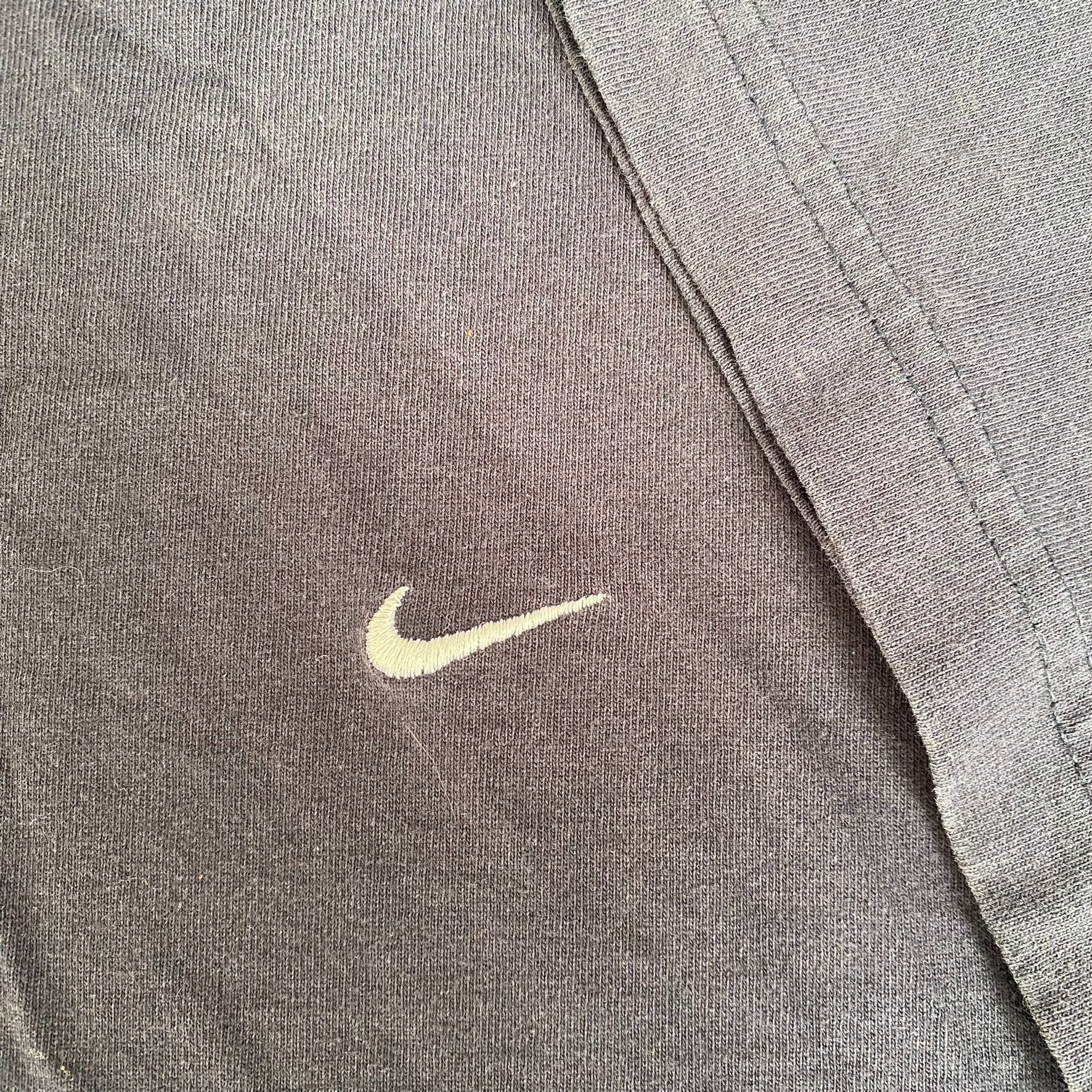 Nike Vintage Y2K Nike Logo Shirt Navy Off Center Swoosh Gym Tee Size US L / EU 52-54 / 3 - 3 Thumbnail