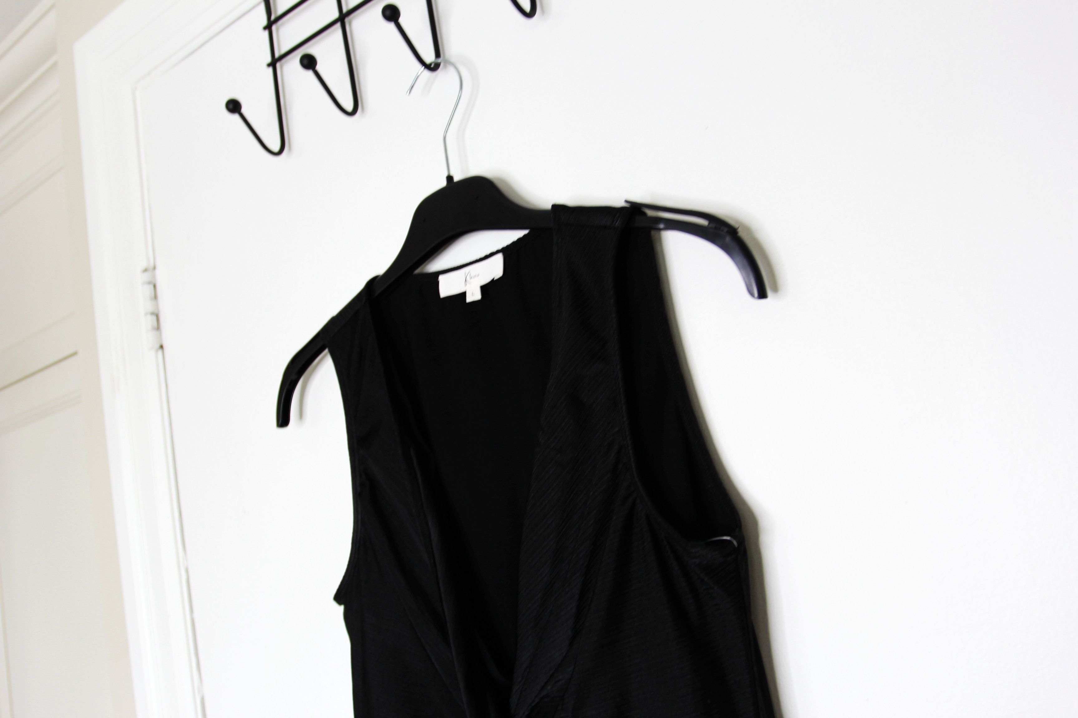 Other BNWT AW24 KLESIS TWISTED DETAIL MAXI SILKY DRESS L Size L / US 10 / IT 46 - 4 Thumbnail