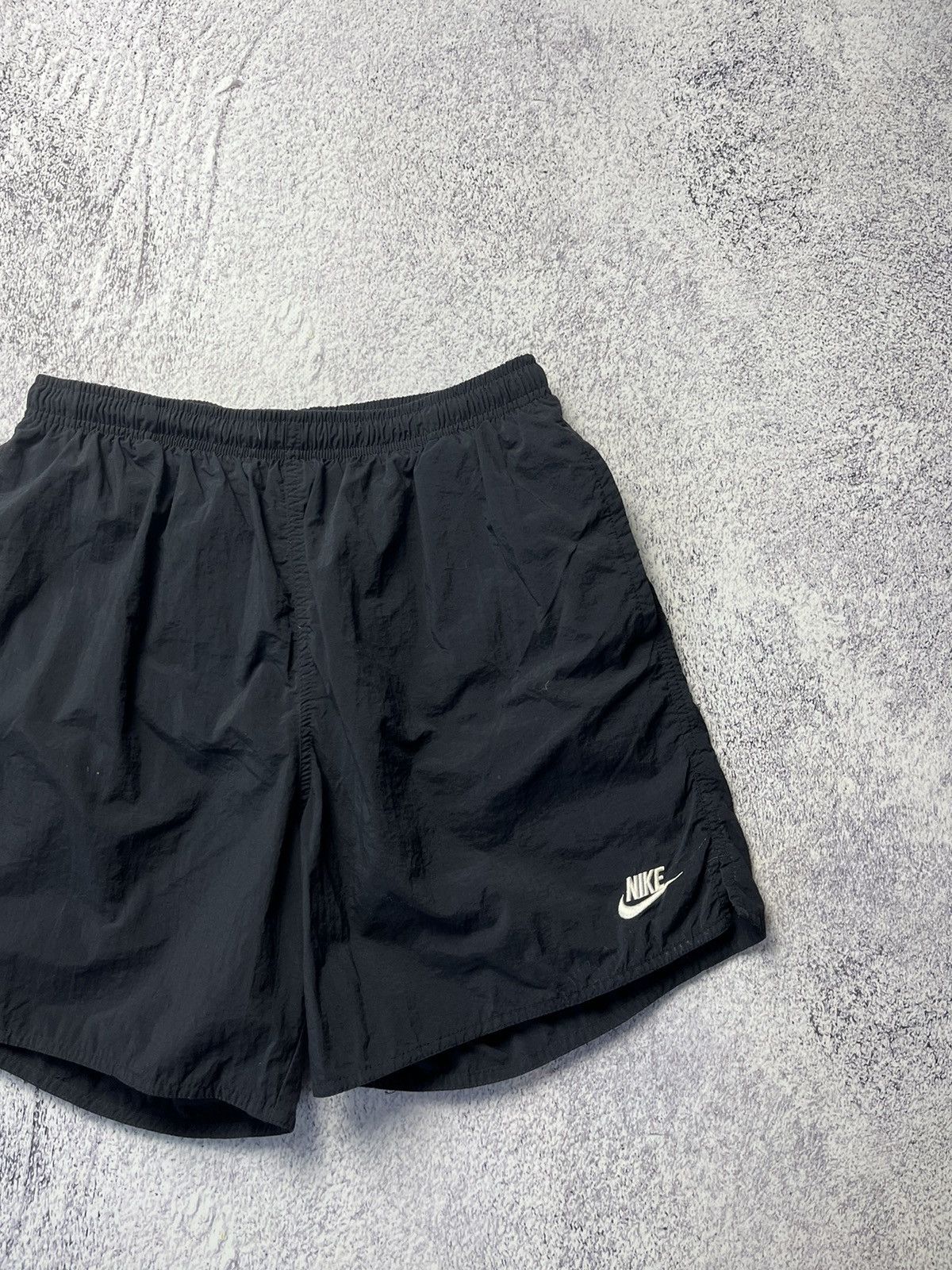 Nike Rare Vintage Nike Shorts Big Logo Y2K Size M Size US 32 / EU 48 - 3 Thumbnail