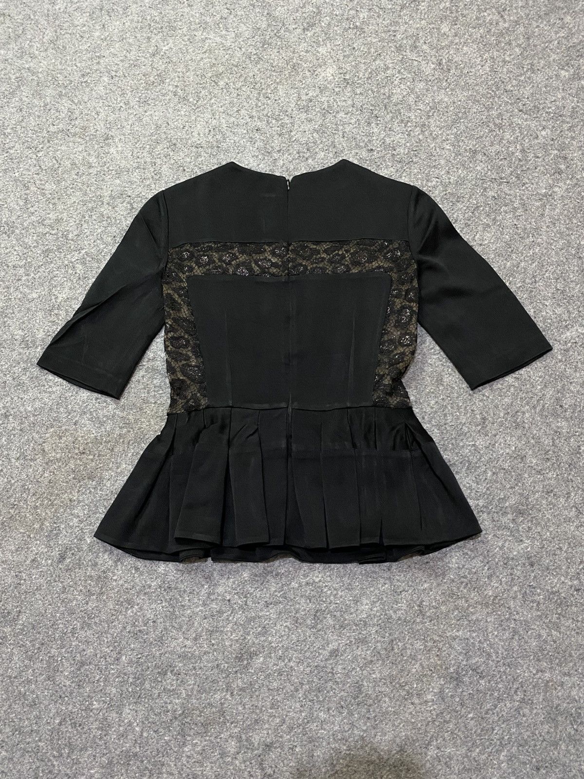 Alexander McQueen Alexander McQueen Black Lace Blouse Size XS / US 0-2 / IT 36-38 - 9 Thumbnail