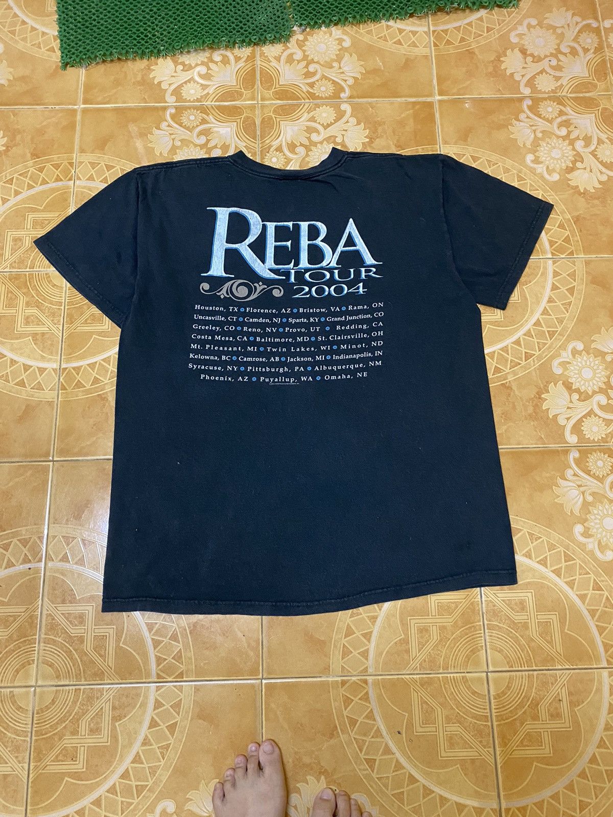 Anvil × Band Tees Reba band tshirt Size US L / EU 52-54 / 3 - 10 Thumbnail