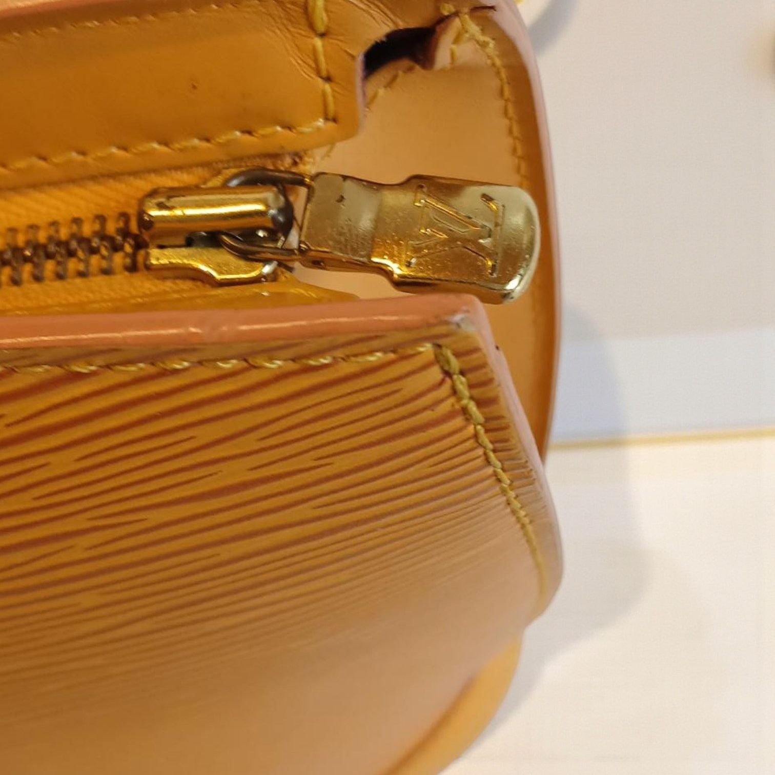 Louis Vuitton Louis Vuitton Epi Saint Jacques Handbag Yellow with Dust Bag Size ONE SIZE - 9 Thumbnail
