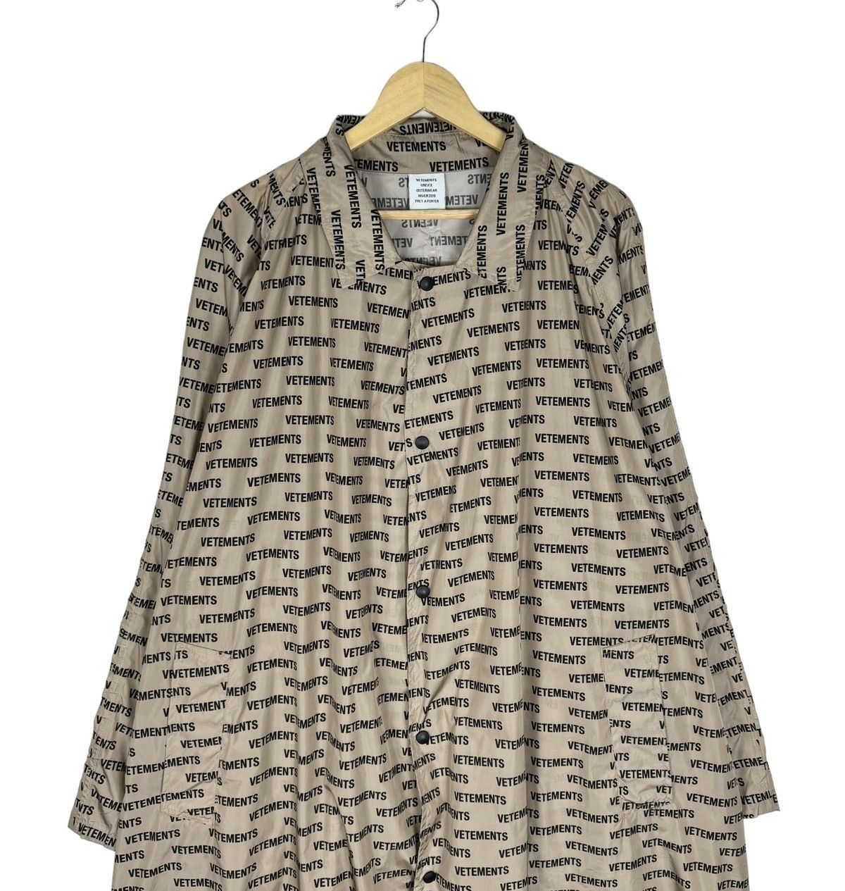 Vetements 🔥VETEMENTS VETMON HIVER 2019 MONOGRAM UNISEX RAINCOAT JACKET Size US S / EU 44-46 / 1 - 4 Thumbnail