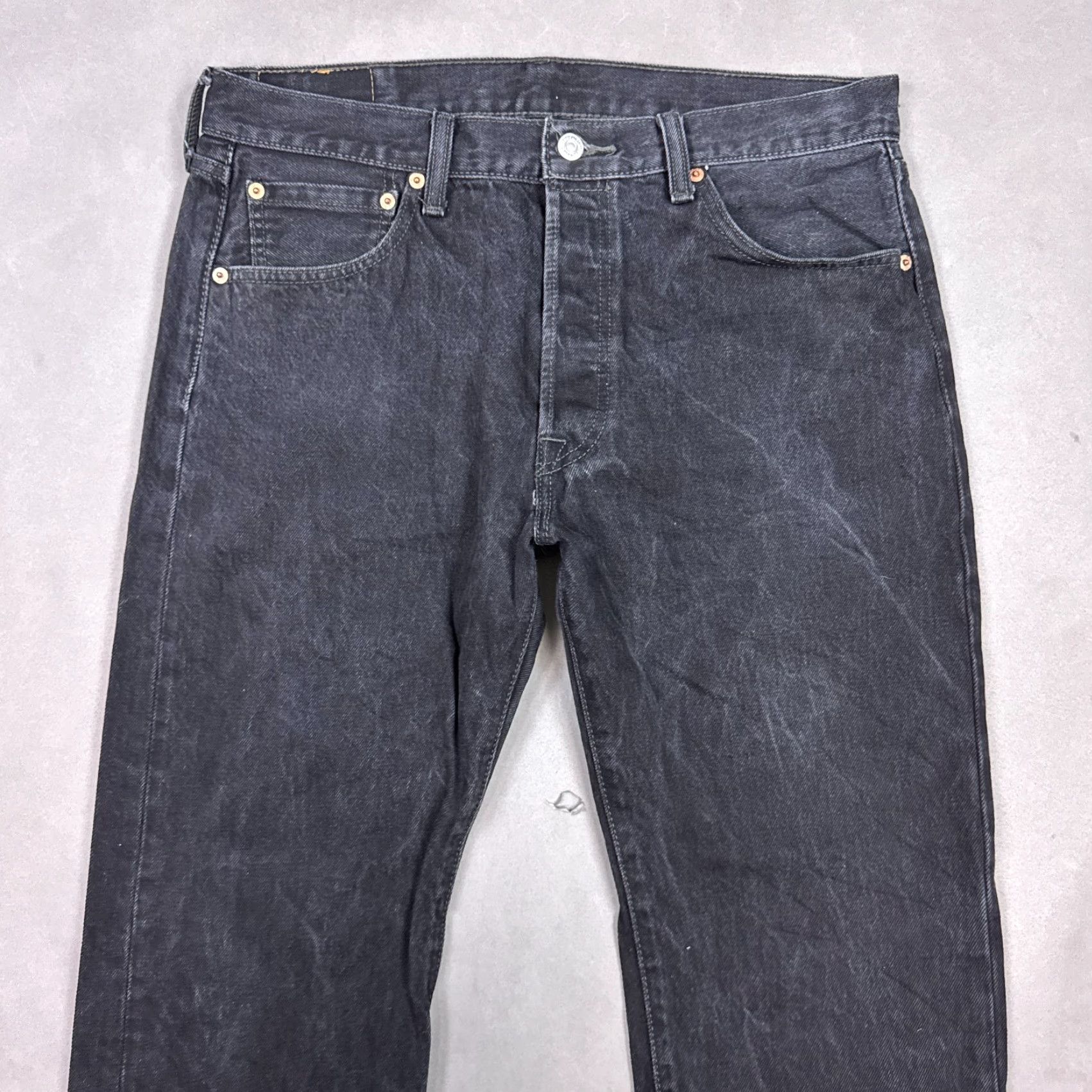 Levi's Levi's 501 Jeans Mens 34x30 Black Denim Jeans Button Fly Dark Wash Vintage No Size US 34 / EU 50 - 4 Thumbnail