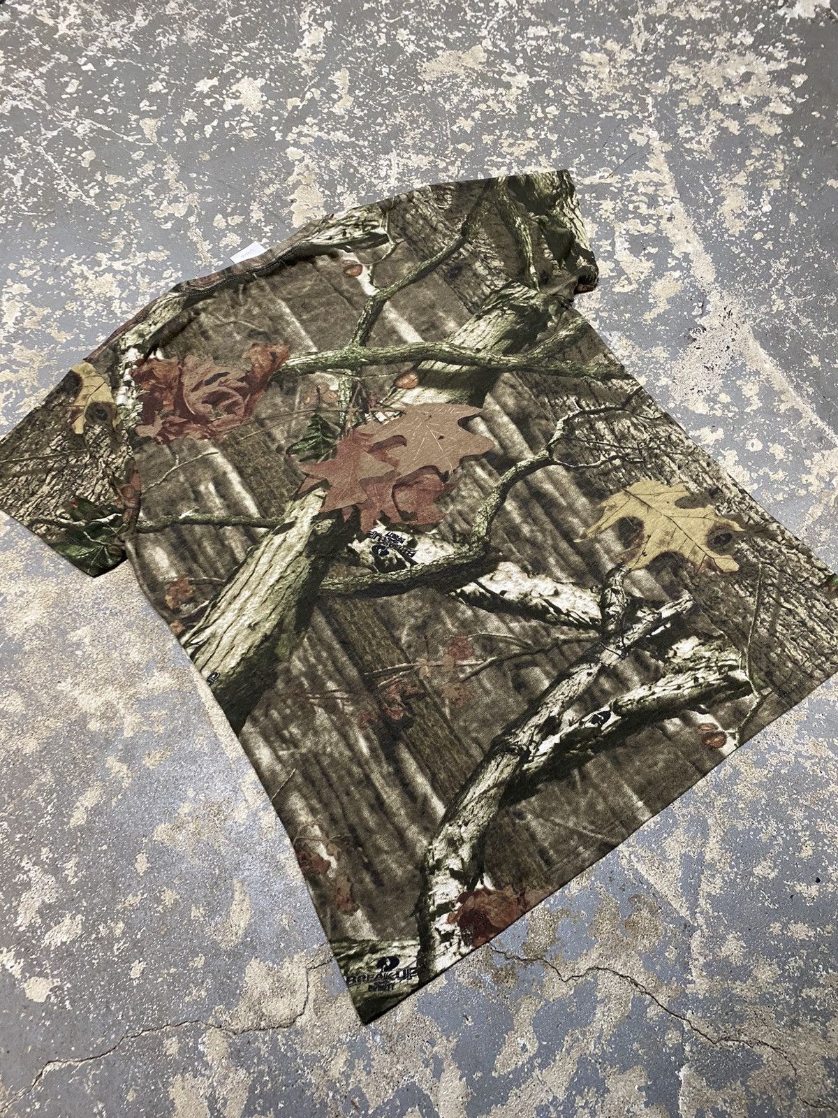 Realtree × Vintage Vintage Mossy Oak Break Up Camo Women’s Camo Tshirt Size L / US 10 / IT 46 - 11 Thumbnail