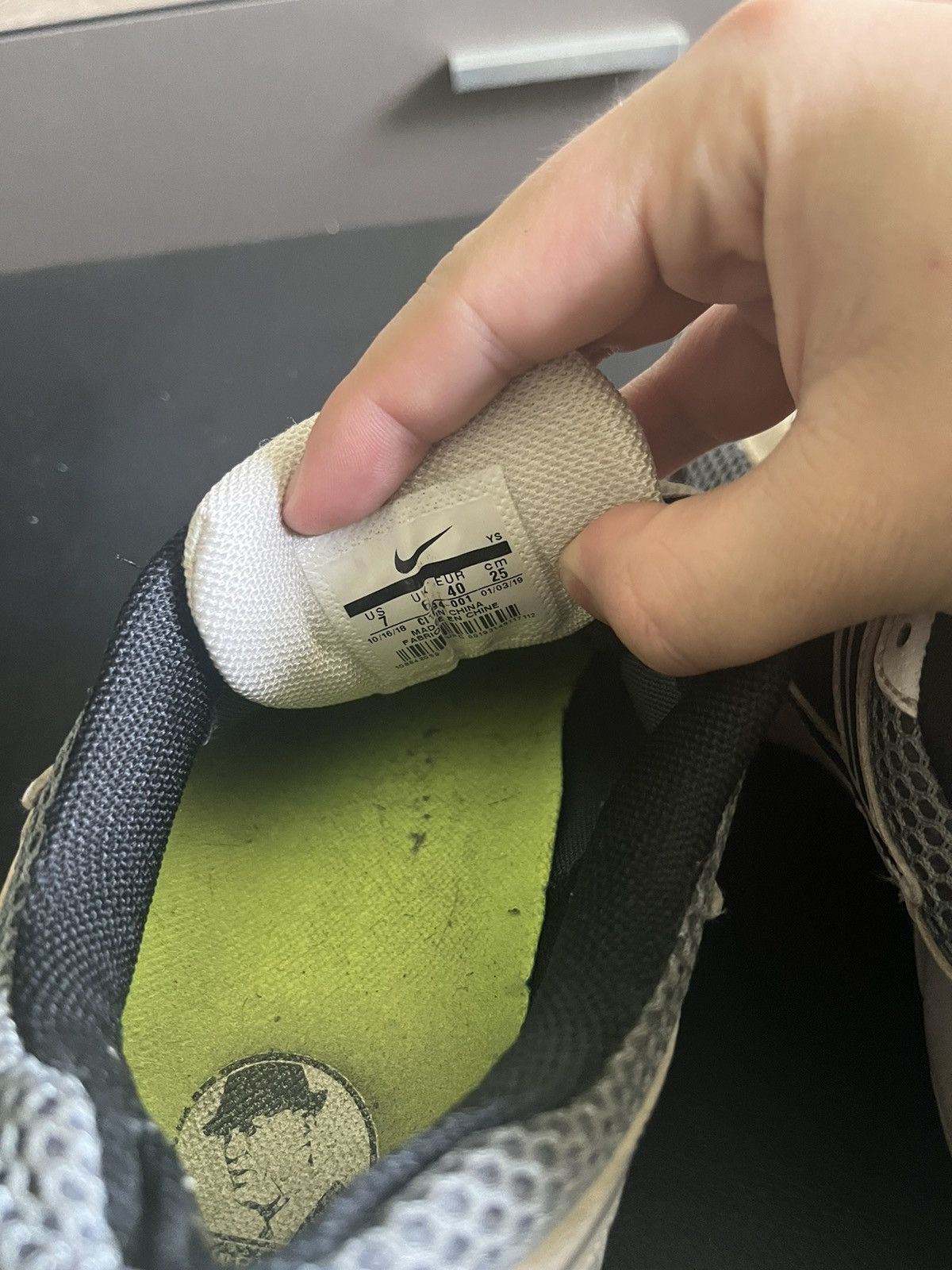 Nike NIKE Vomero 5 Size US 7 / EU 40 - 7 Thumbnail
