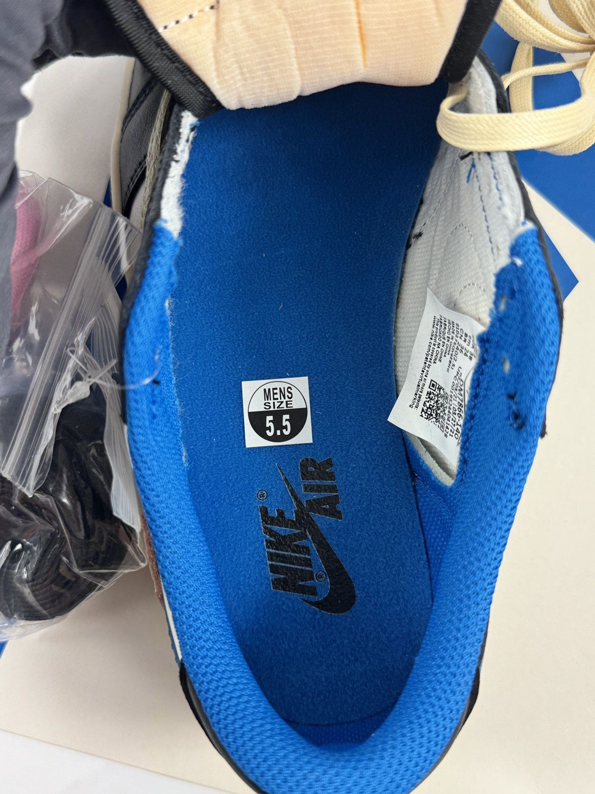 Nike × Travis Scott JORDAN 1 RETRO LOW FRAGMENT X TRAVIS SCOTT Size US 5.5 / EU 38 - 13 Thumbnail