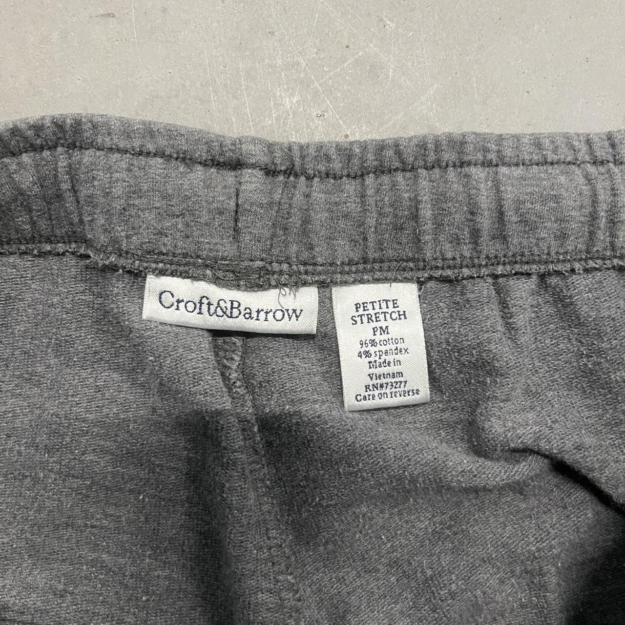 Vintage Vintage Y2K/2000s Baggy Grey Sweatpants with adjustable waistband and a drawstring and pockets! Size US 34 / EU 50 - 7 Thumbnail