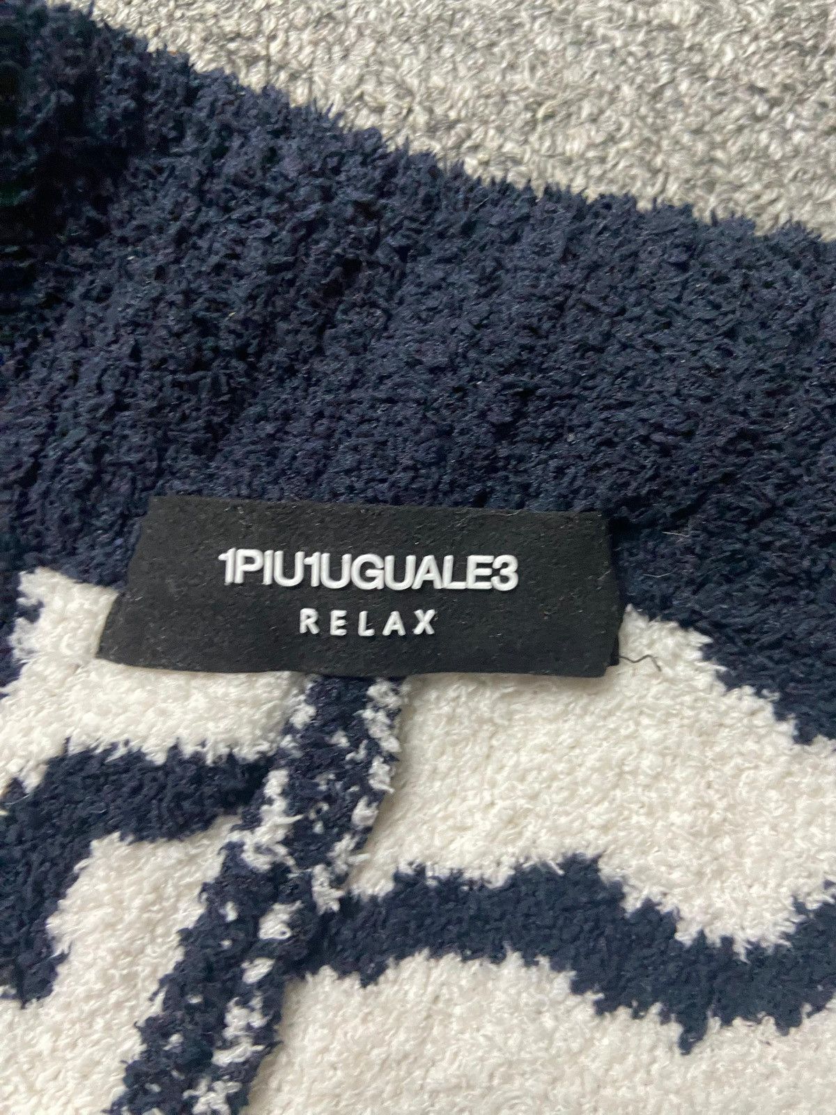 Japanese Brand 1PIU1UGUALE3 Relax Big Logo Pattern Knit Pants (158) Size US 31 - 3 Thumbnail