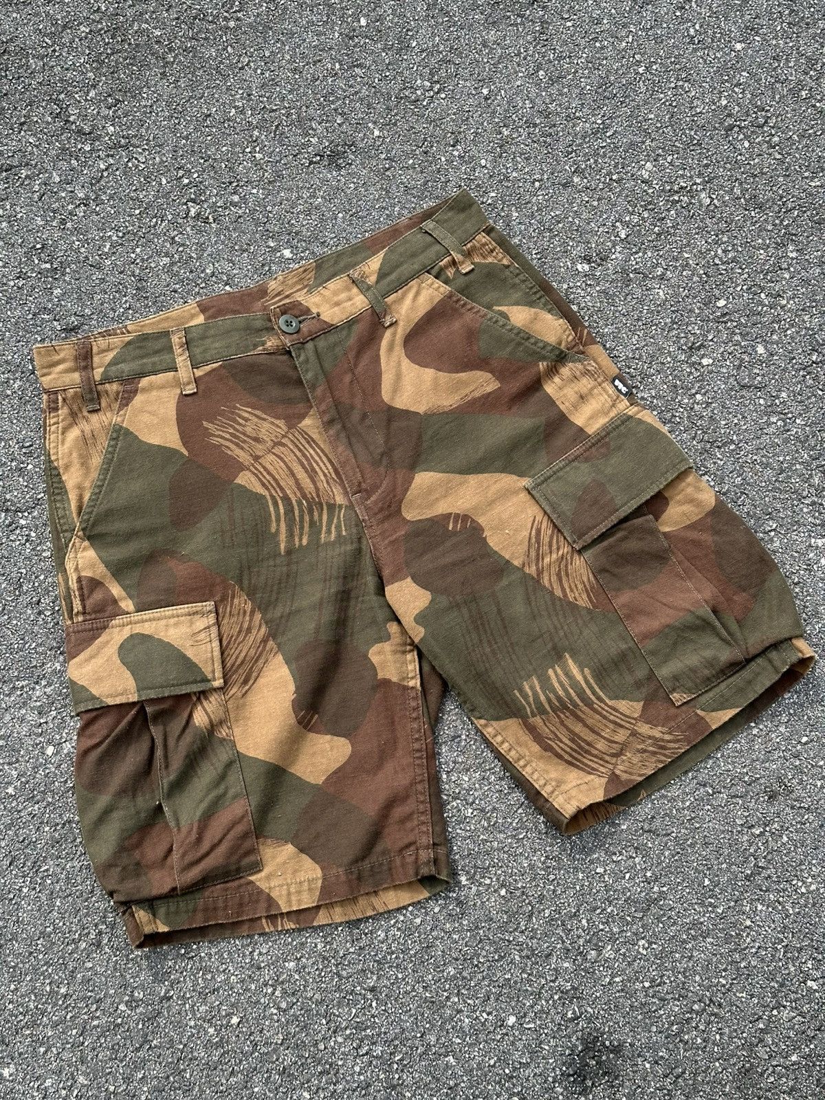 FTC FTC brand camouflage pants, a staple in skate and streetwear Size US 32 / EU 48 - 2 Thumbnail