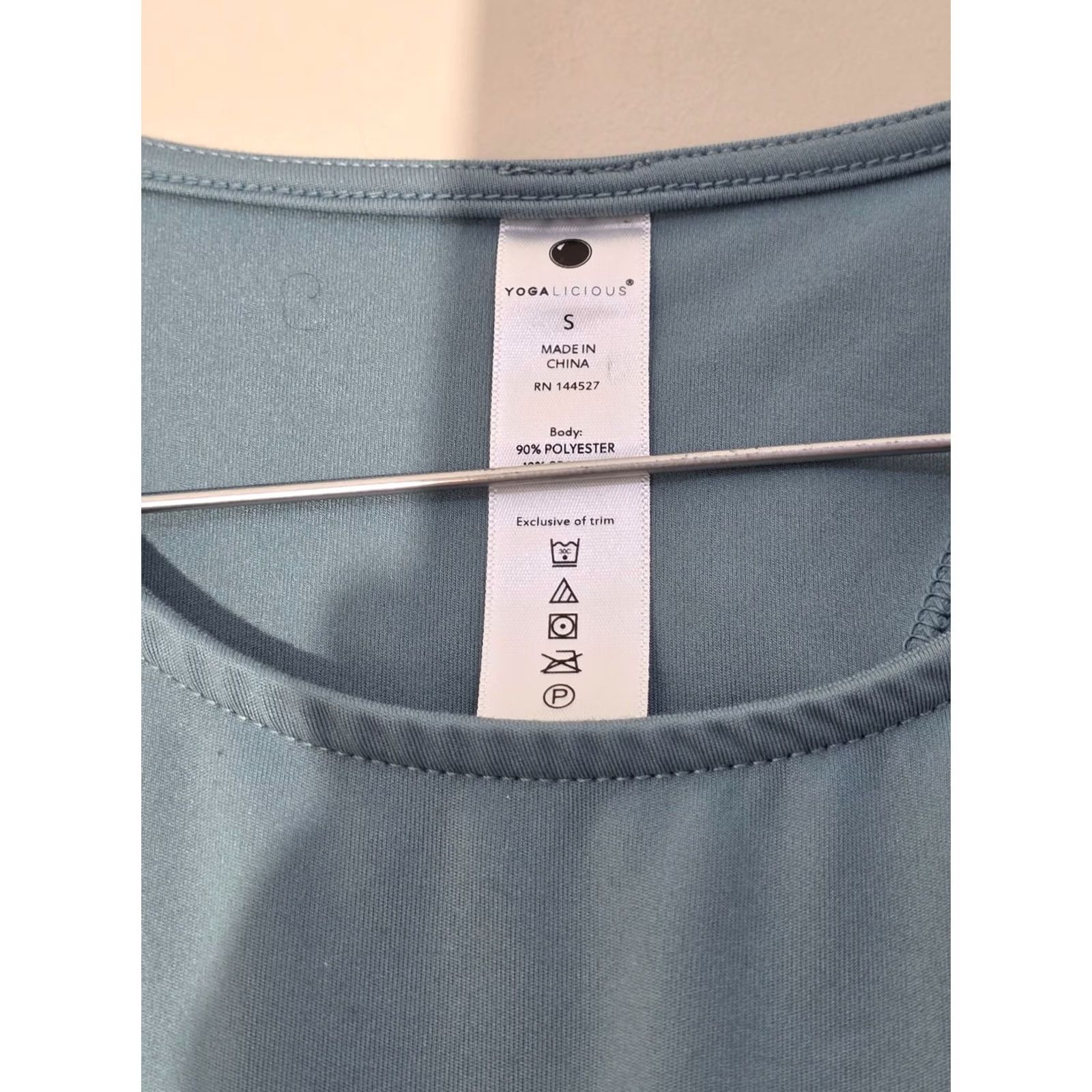 Vintage Yogalicious Workout Tank Top Women's Gray Polyester Crew Neck Open Back Tie Tank XS/S? Size S / US 4 / IT 40 - 3 Thumbnail