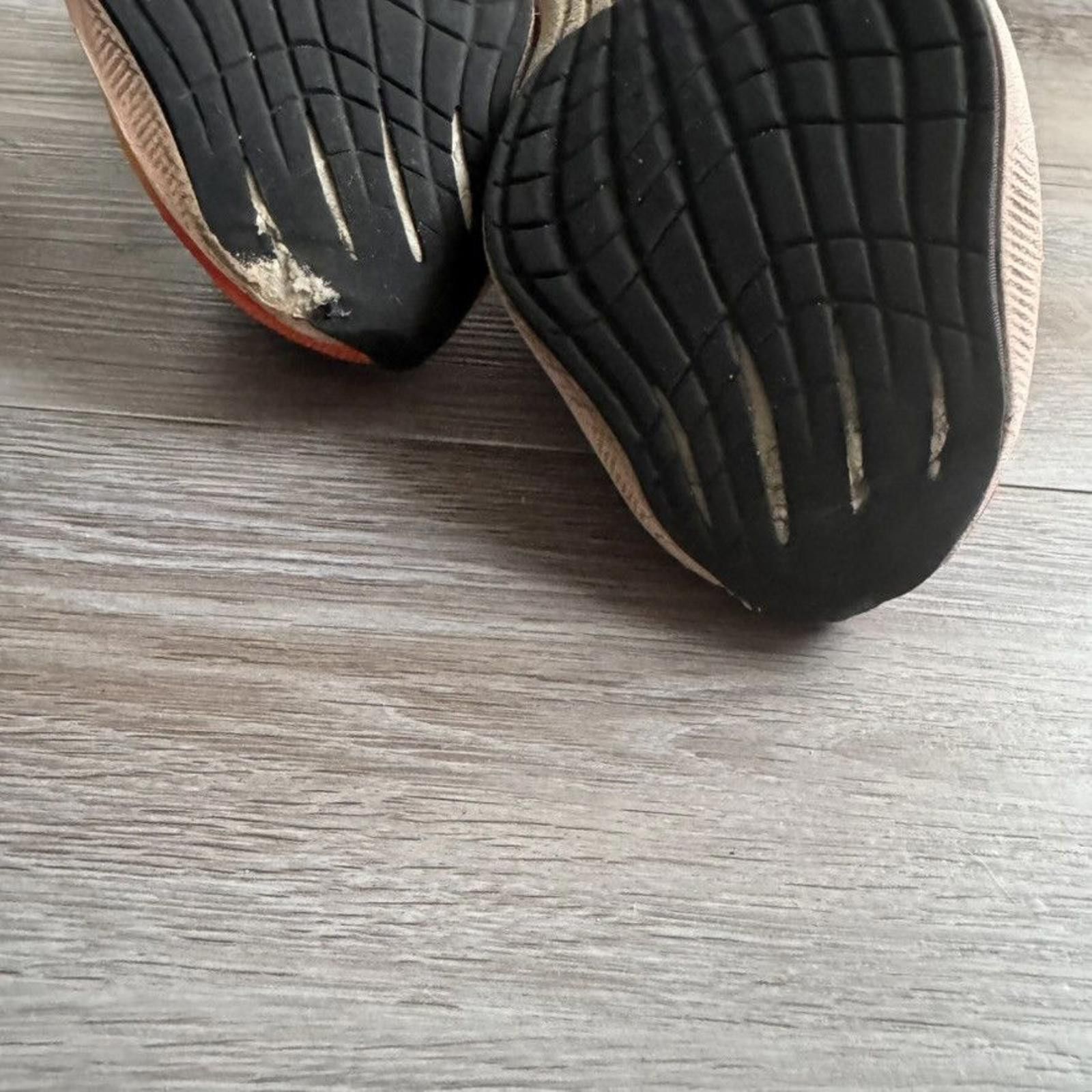 Nike NIKE • ZoomX Vaporfly Next% 2 "University Gold" (10M) Size US 10 / EU 43 - 6 Thumbnail