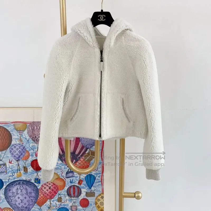 Dior Dior White Shearling Women's Jacket XS . Size XS / US 0-2 / IT 36-38 - 1 Thumbnail