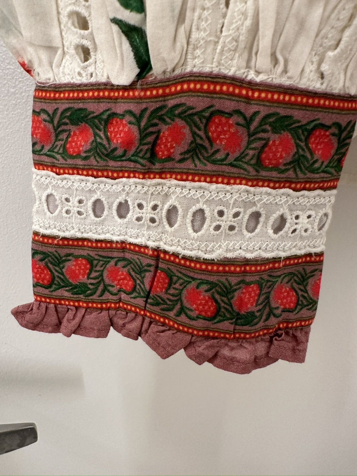 Farm Rio Farm Rio Ainika Floral Embroidered Shirt Size S / US 4 / IT 40 - 6 Thumbnail
