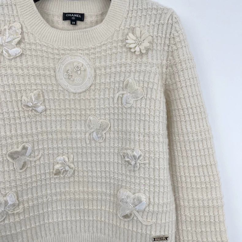 Chanel Chanel Beige three-dimensional embossed flower knitted swea Size XS / US 0-2 / IT 36-38 - 3 Thumbnail
