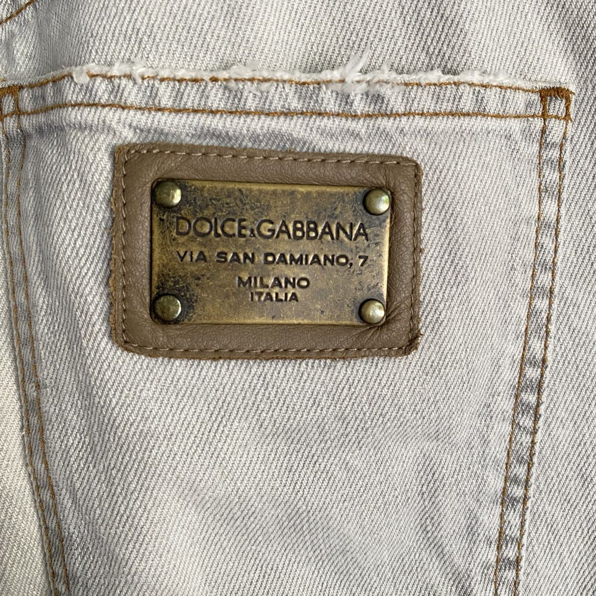 Dolce & Gabbana DOLCE & GABBANA® Light Grey Distressed Straight-Leg Jeans Size US 39 - 10 Thumbnail