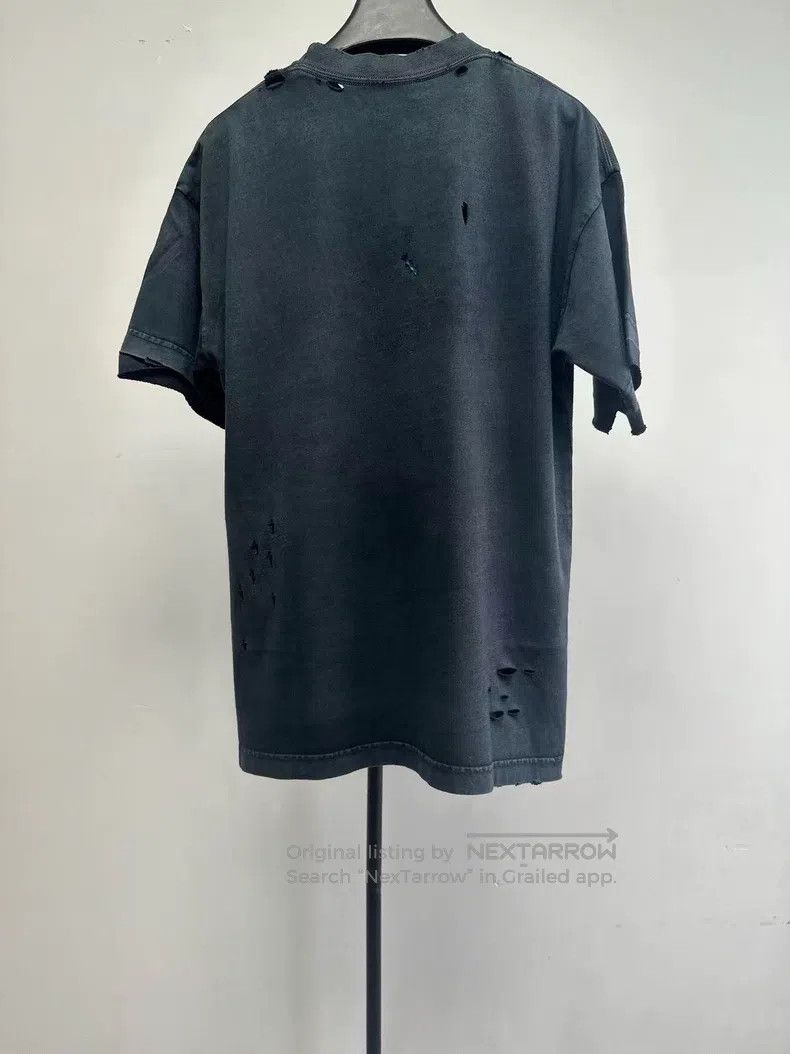 Balenciaga Balenciaga Printed Cracked Faded Ripped Short Sleeve Size US XS / EU 42 / 0 - 2 Thumbnail