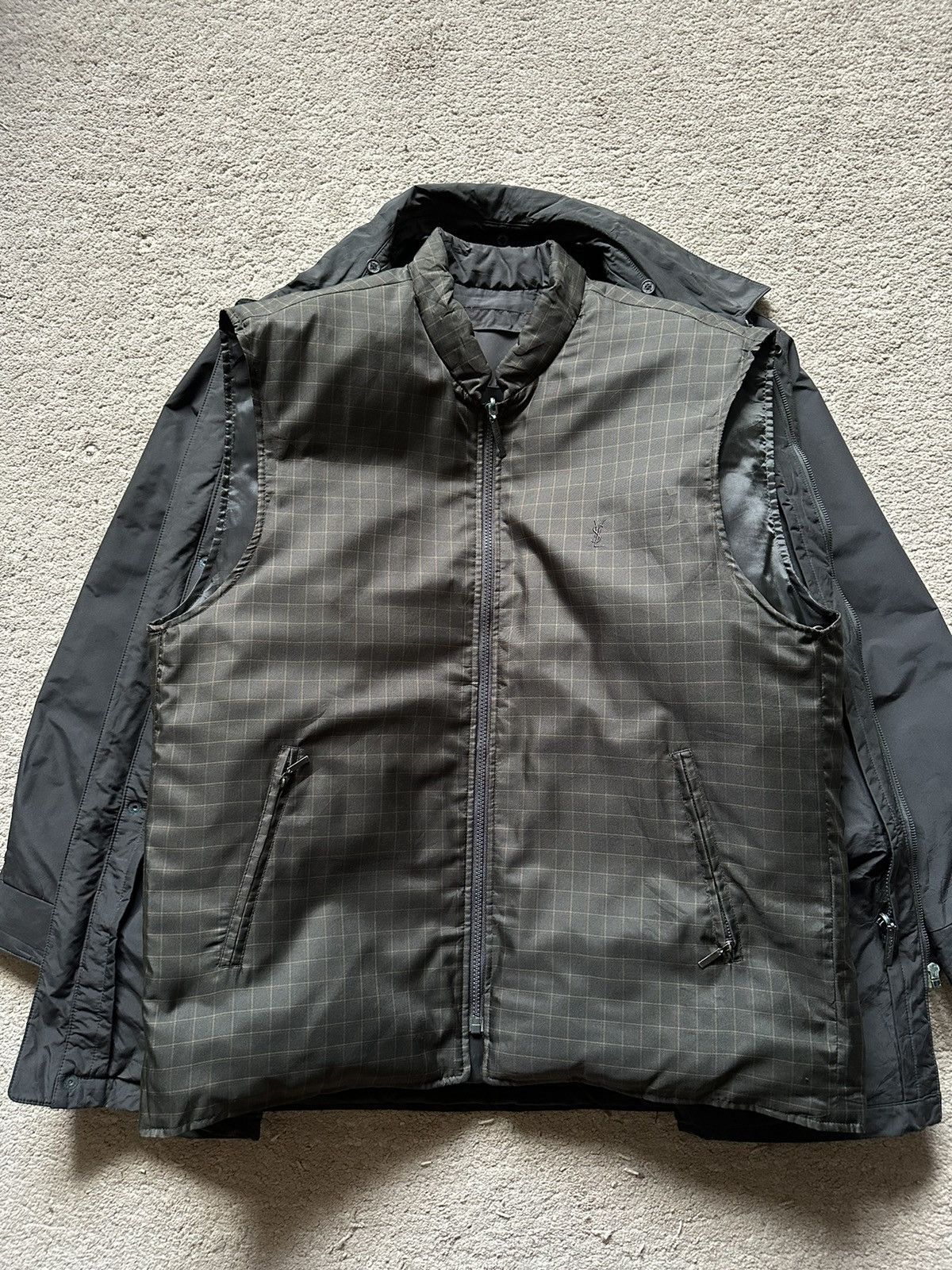 Yves Saint Laurent 1990s Yves Saint Laurent Detachable Puffer Vest Jacket Size US L / EU 52-54 / 3 - 12 Thumbnail