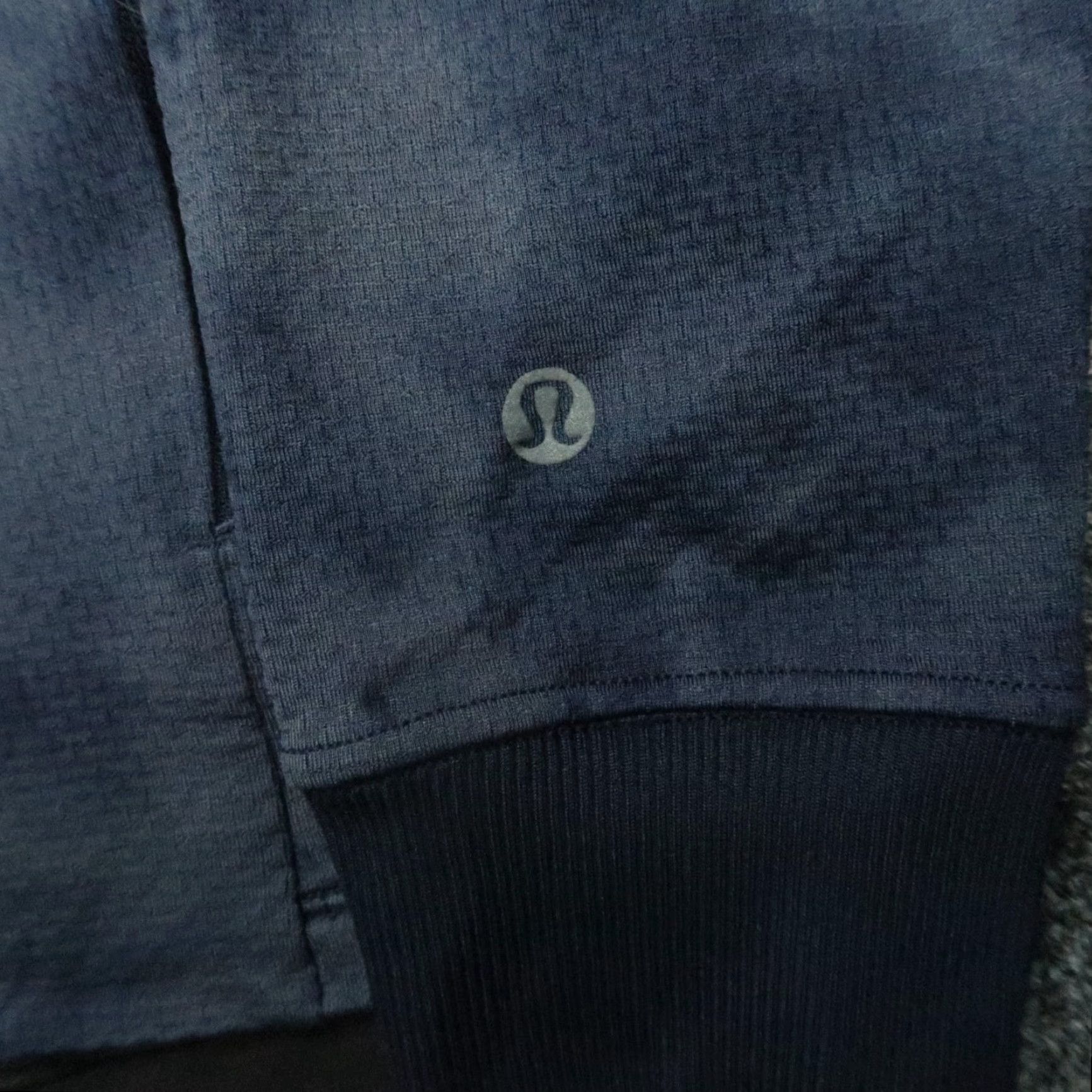 Lululemon Lululemon Hoodie Mens Small Blue Textured Tech Pullover Long Sleeve Hooded Size US S / EU 44-46 / 1 - 3 Thumbnail