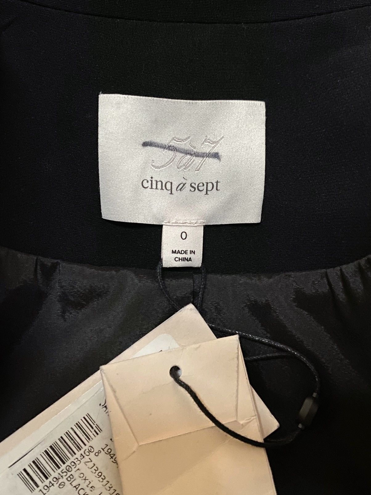 Cinq a Sept Cinq à Sept Crystal Brooch Lace Trimmed Crepe Blazer size 0 Size XS / US 0-2 / IT 36-38 - 15 Thumbnail