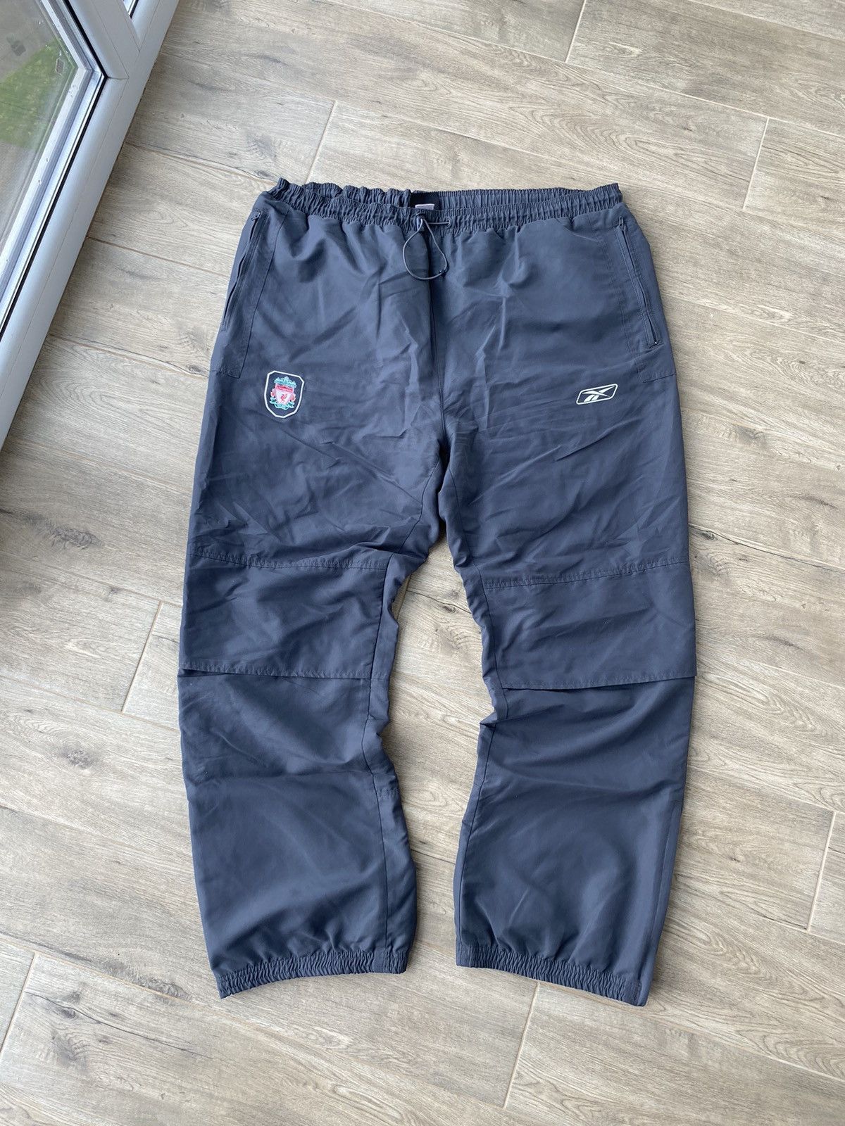 Reebok Vintage Reebok Liverpool Sweatpants Size US 38 / EU 54 - 1 Thumbnail