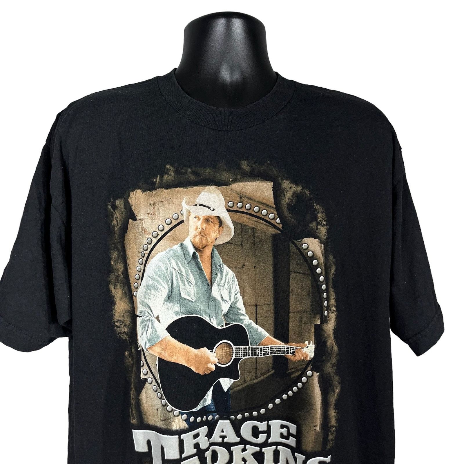 Vintage Trace Adkins "Cowboys Back In Town" Music Tee Size US XL / EU 56 / 4 - 2 Thumbnail