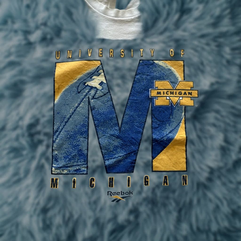 Reebok VINTAGE Reebok Michigan Wolverines Football T-Shirt XL White Crew Neck Short Sleeve Men USA 90s Graphic Print Logo Size US XL / EU 56 / 4 - 1 Thumbnail