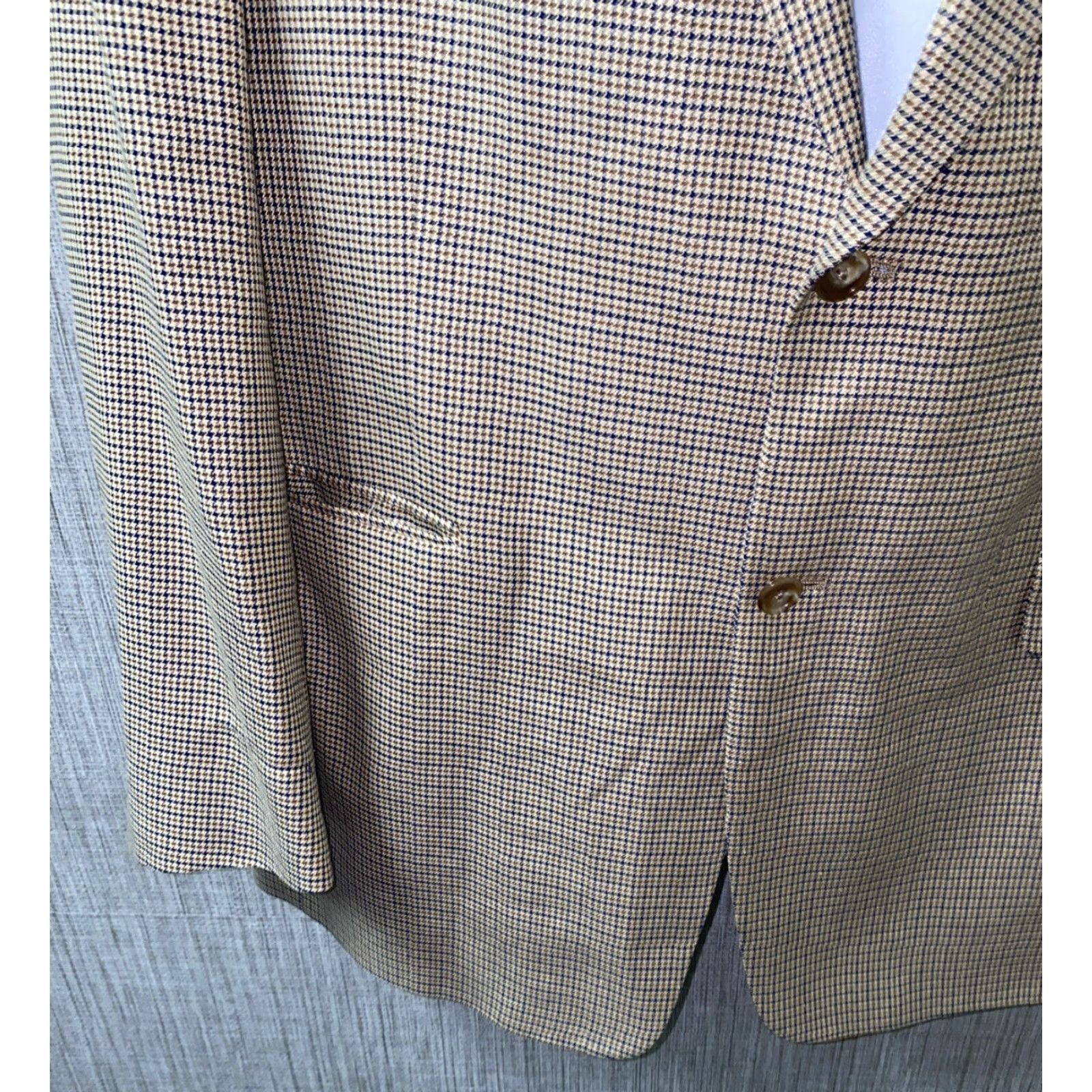 Hart Schaffner Marx Hart Schaffner Marx Mens Beige 2 Button Sport Coat Size 44L Regular Jacket Coat Sports Men Size US S / EU 44-46 / 1 - 3 Thumbnail