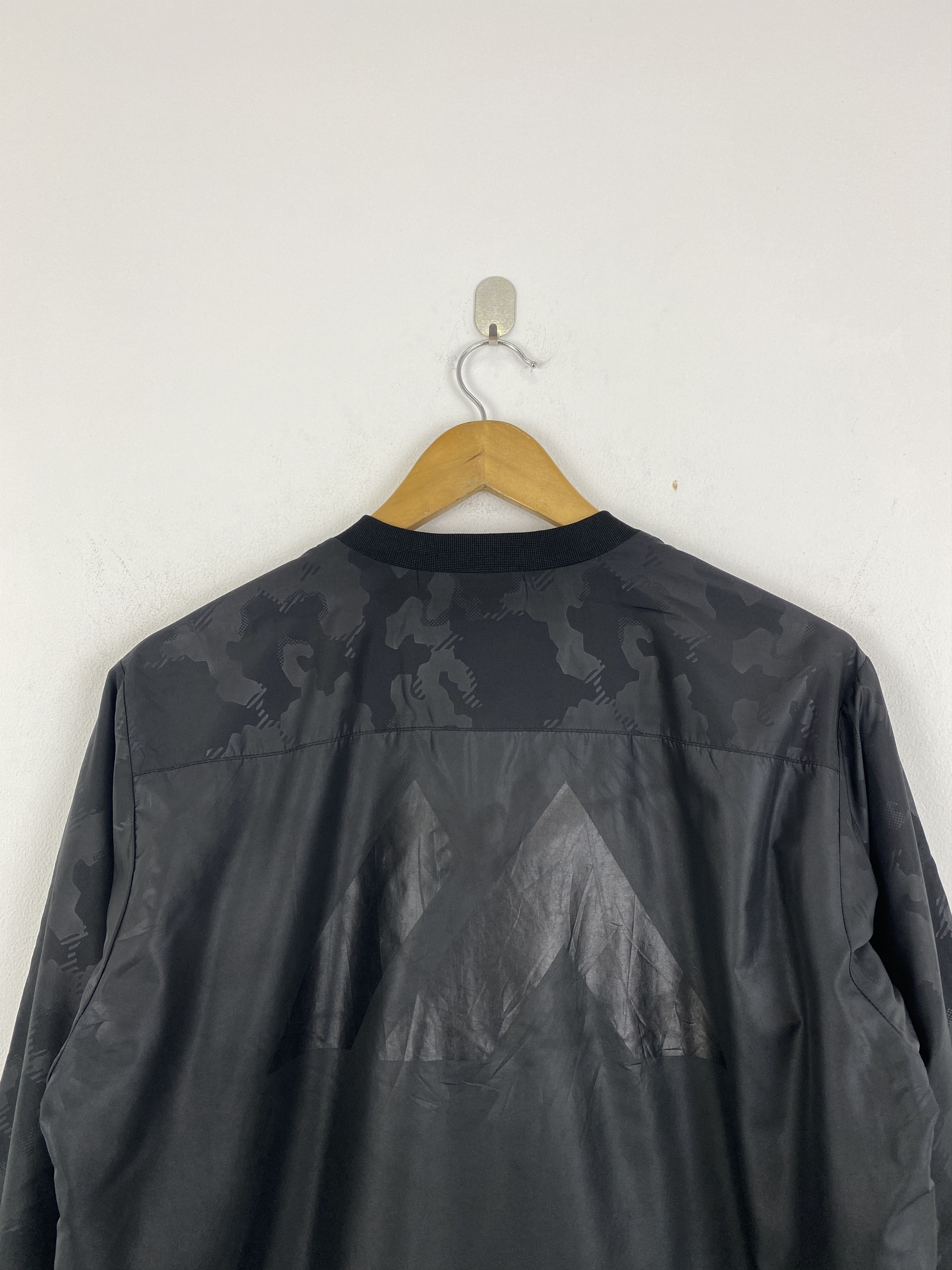 Majestic Vintage Majestic Big Logo Black Pullover Jacket JA0155 Size US XL / EU 56 / 4 - 4 Thumbnail