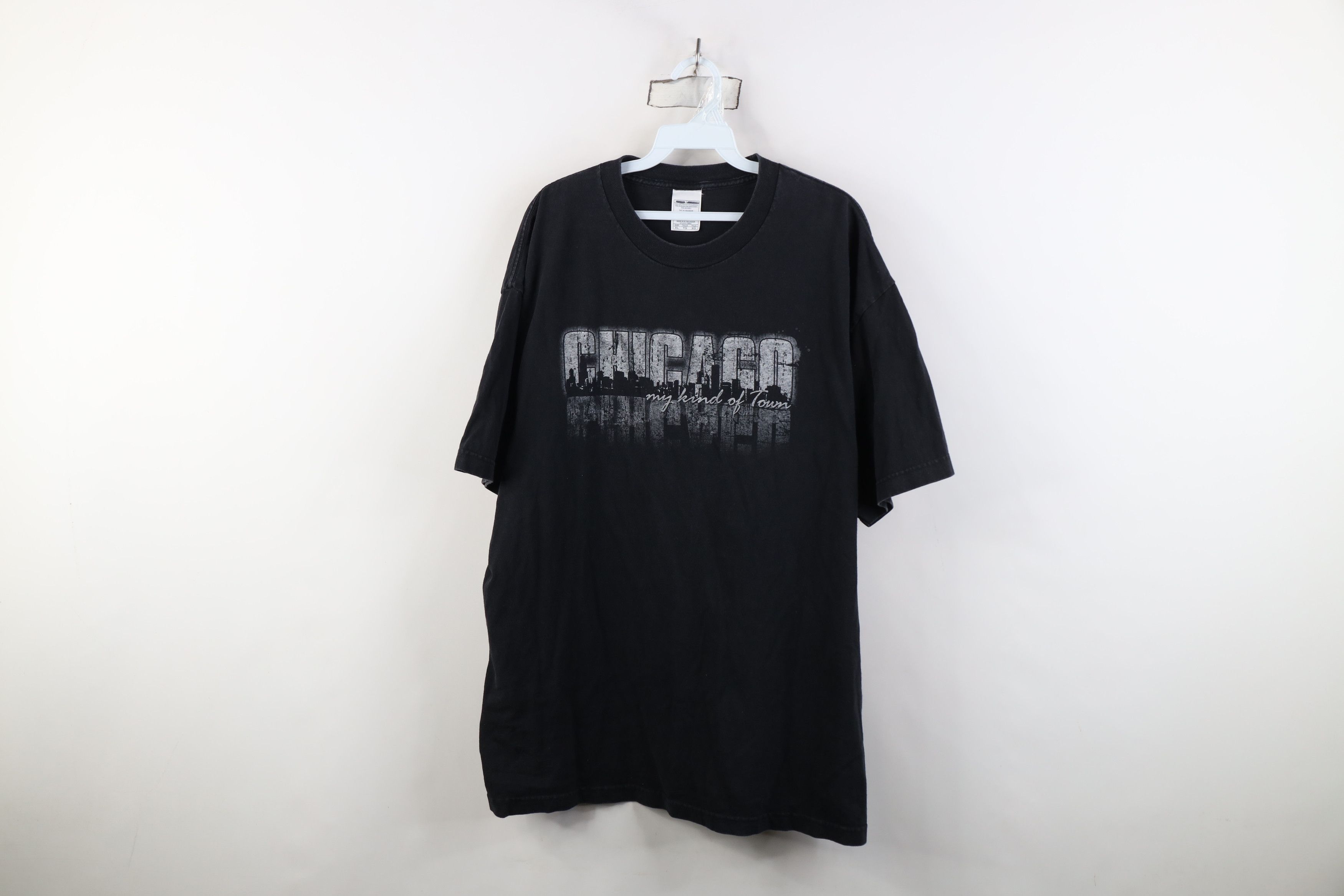 Vintage Vintage 90s Y2K Streetwear Chicago Skyline T-Shirt Size US XL / EU 56 / 4 - 1 Thumbnail