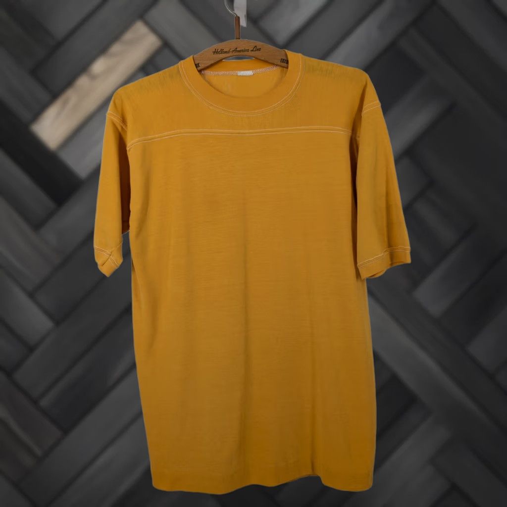 Vintage VINTAGE 1970s Yellow Single Stitch Sportswear Cotton Football T Shirt Unbranded Unisex 38 Chest Short Sleeve 28 Length 19 Pit to Pit Size US M / EU 48-50 / 2 - 1 Thumbnail