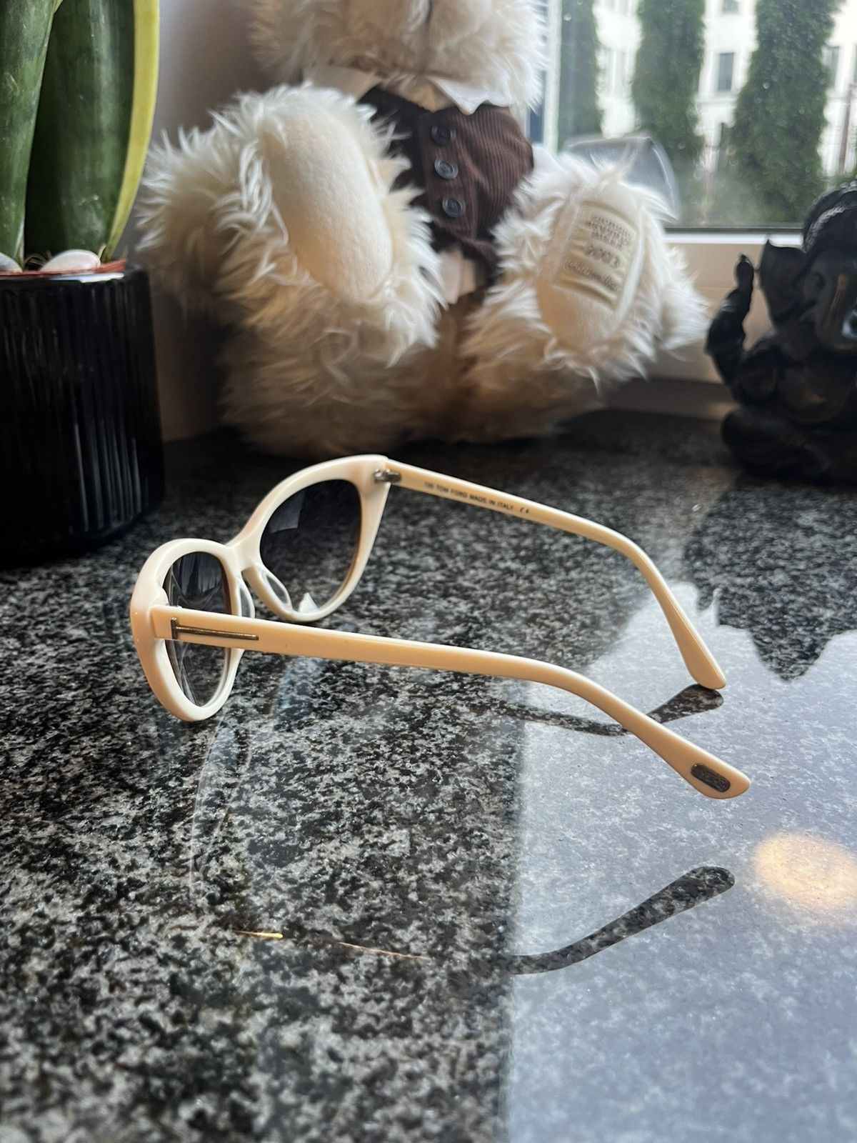 Tom Ford TOM FORD 2005 NIKITA CAT EYE SUNGLASSES RIHANNA KARDASHIAN Size ONE SIZE - 9 Thumbnail