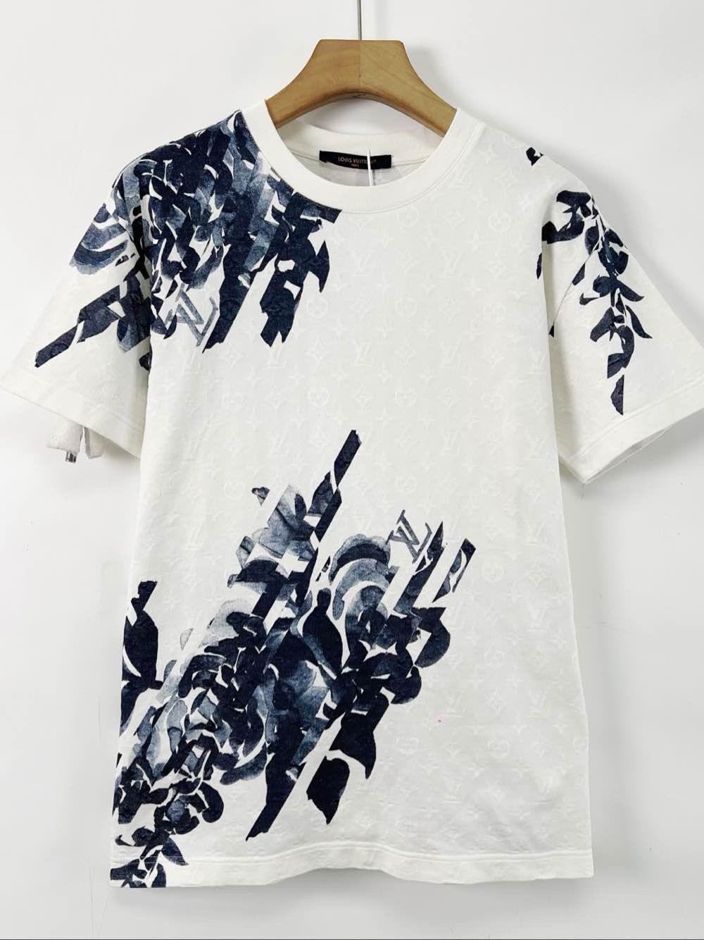 Louis Vuitton Louis Vuitton Botanical Print T-Shirt White Size XS Size US XS / EU 42 / 0 - 1 Thumbnail