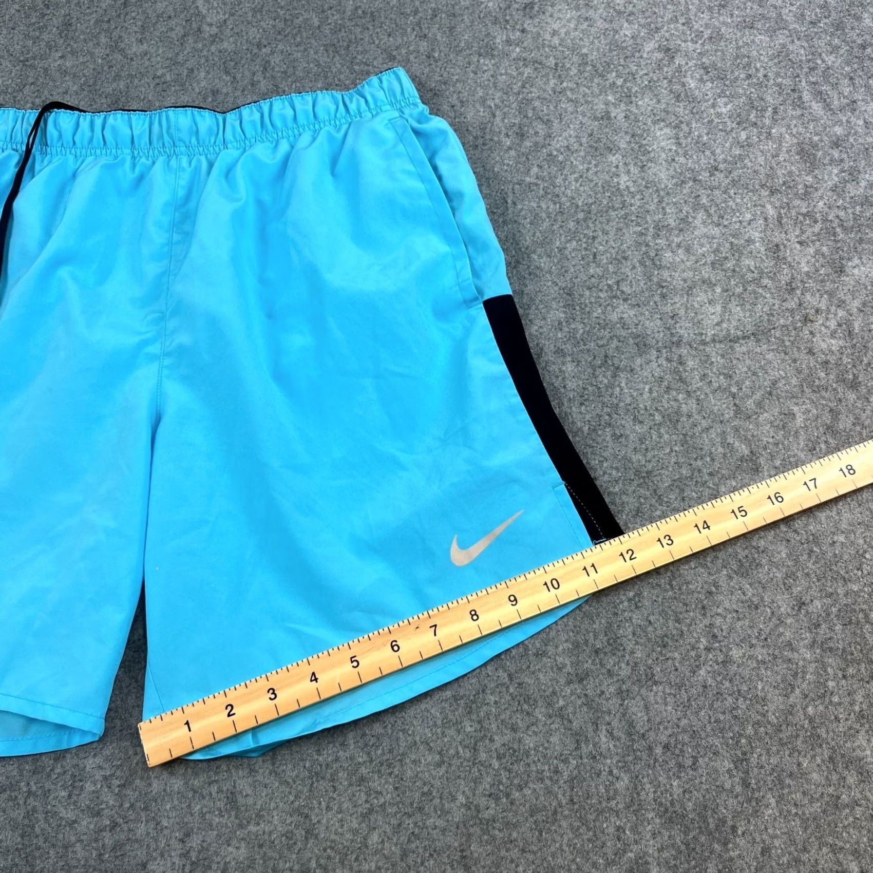 Nike Nike Mens Sweat Shorts M Blue Swoosh Dri-Fit Gymwear Running Pocket Shorts Size US 31 - 4 Thumbnail