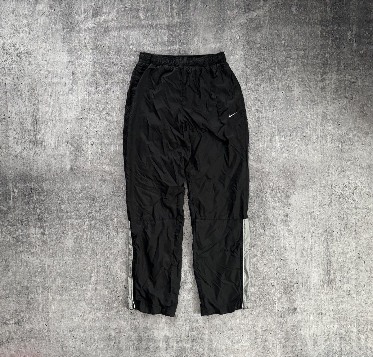 Nike Nike Vintage Nylon Pants Joggers Y2K Drill Streetwear Size M Size US 32 / EU 48 - 1 Thumbnail