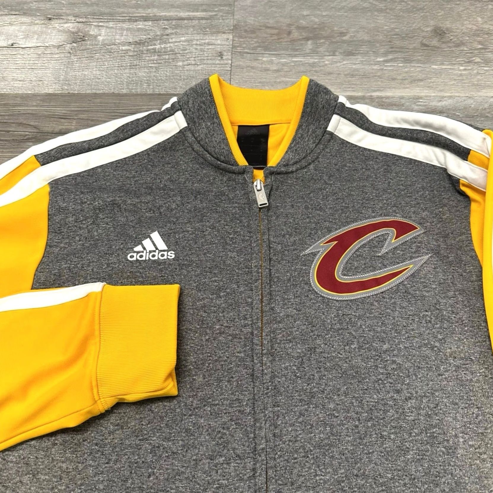 Adidas Adidas NBA Cavs Track Jacket Mens M Gray Yellow 3 Stripes Zip Up EUC Size US M / EU 48-50 / 2 - 2 Thumbnail