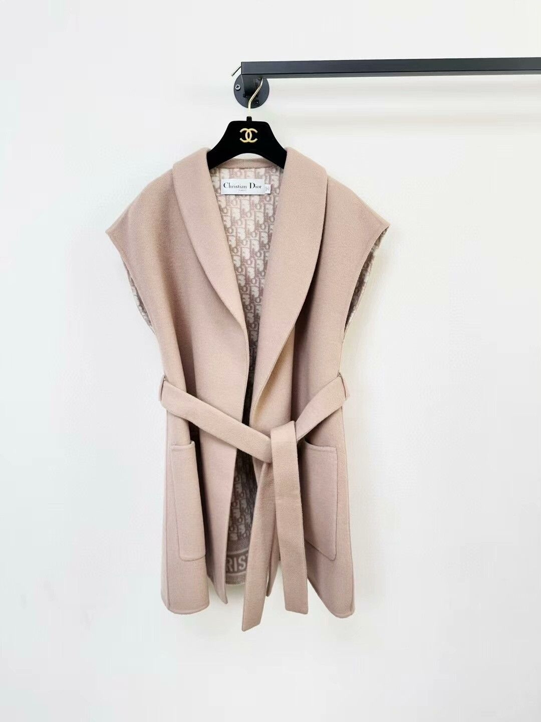 Dior Dior Cashmere Vest in Beige Color Size US M / EU 48-50 / 2 - 1 Thumbnail