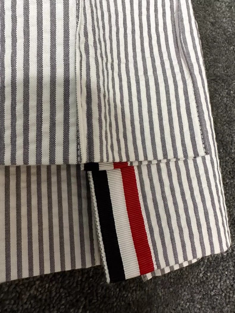 Thom Browne Thom BrowneMedium-gray puffy pleated skirt 2503-Nextarrow Size 25" / US 0 / IT 36 - 4 Thumbnail