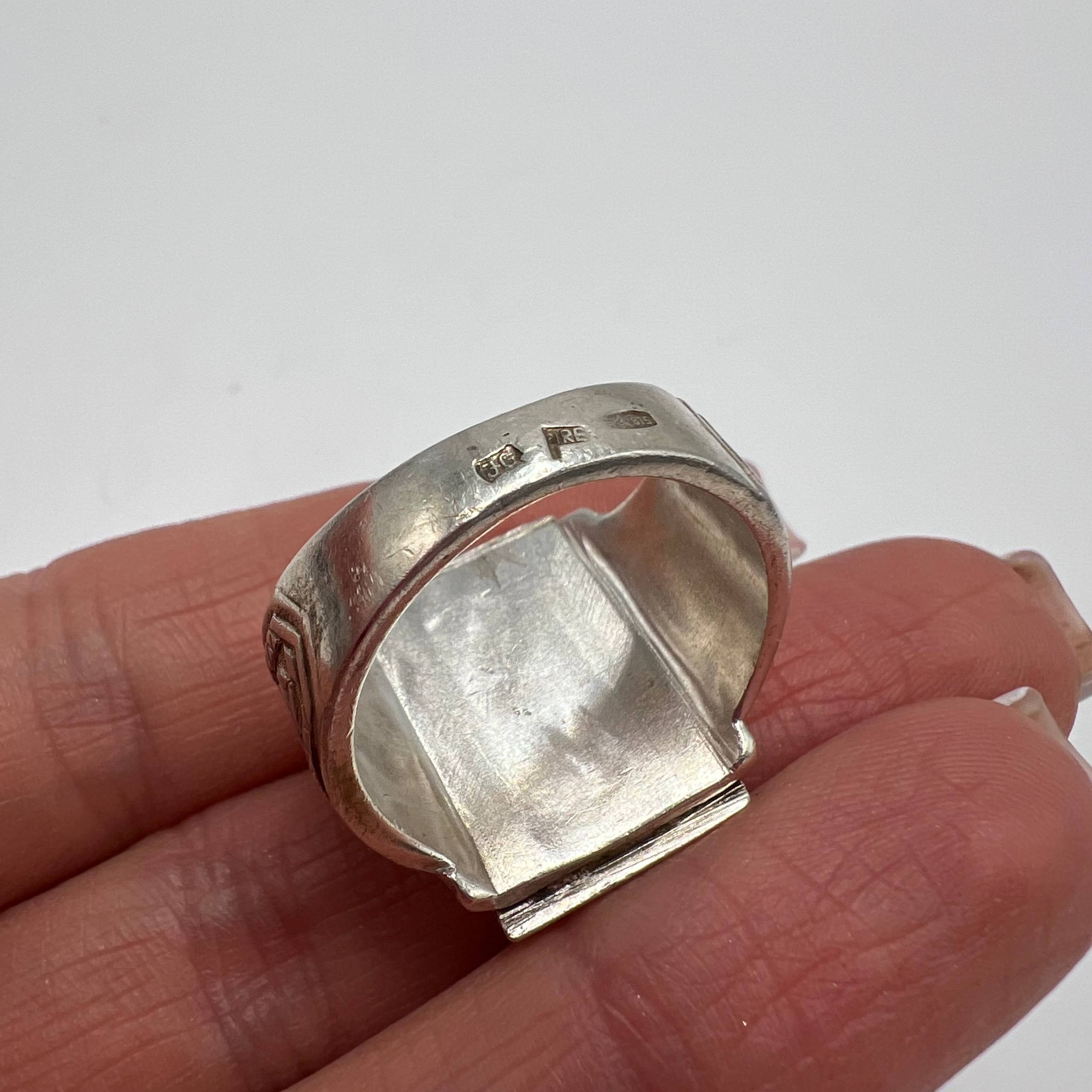 Vintage 1970s Heavy Vintage Soviet 875 Silver Knight Ring 8.5 Size ONE SIZE - 9 Thumbnail