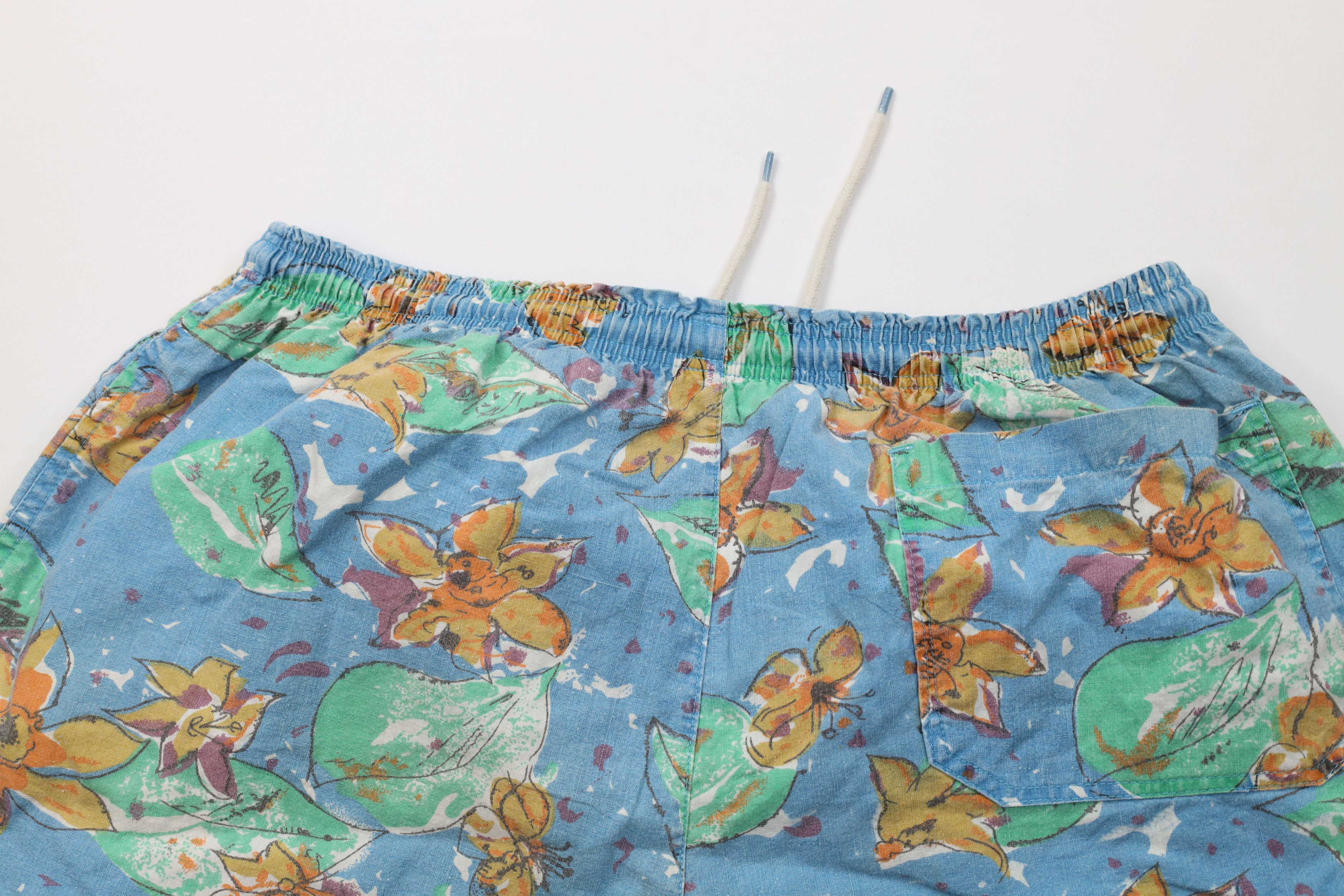 Vintage Vintage 90s Streetwear Above Knee Flower All Over Shorts Size US 34 / EU 50 - 9 Thumbnail