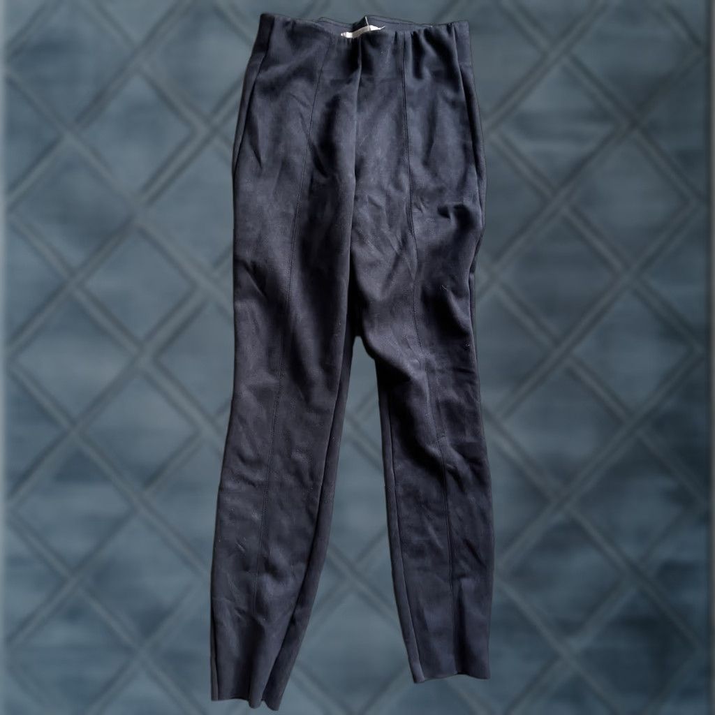 H&M H&M Logg Women’s Black Skinny Pull On Pants Stretchy Waist Size 4 Dress Pants Flat Front Pockets Elastic Waist Regular Color Black Women Pants AI? Size 27" / US 4 / IT 40 - 1 Thumbnail