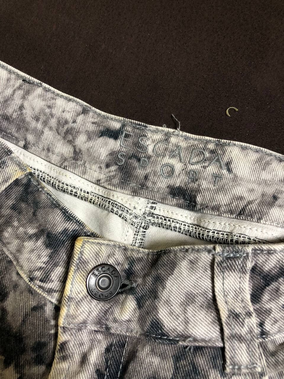Escada Sport ESCADA Margaretha Ley Tapered Graphic Denim Hi Waist Pants Size 25" / US 0 / IT 36 - 4 Thumbnail