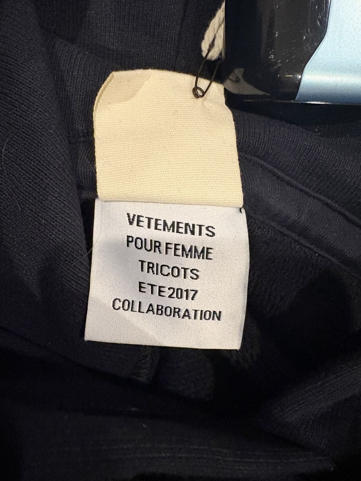 Vetements SS17 Vetements x Champion ‘In Progress’ Cut Out Black Hoodie Size US M / EU 48-50 / 2 - 3 Thumbnail