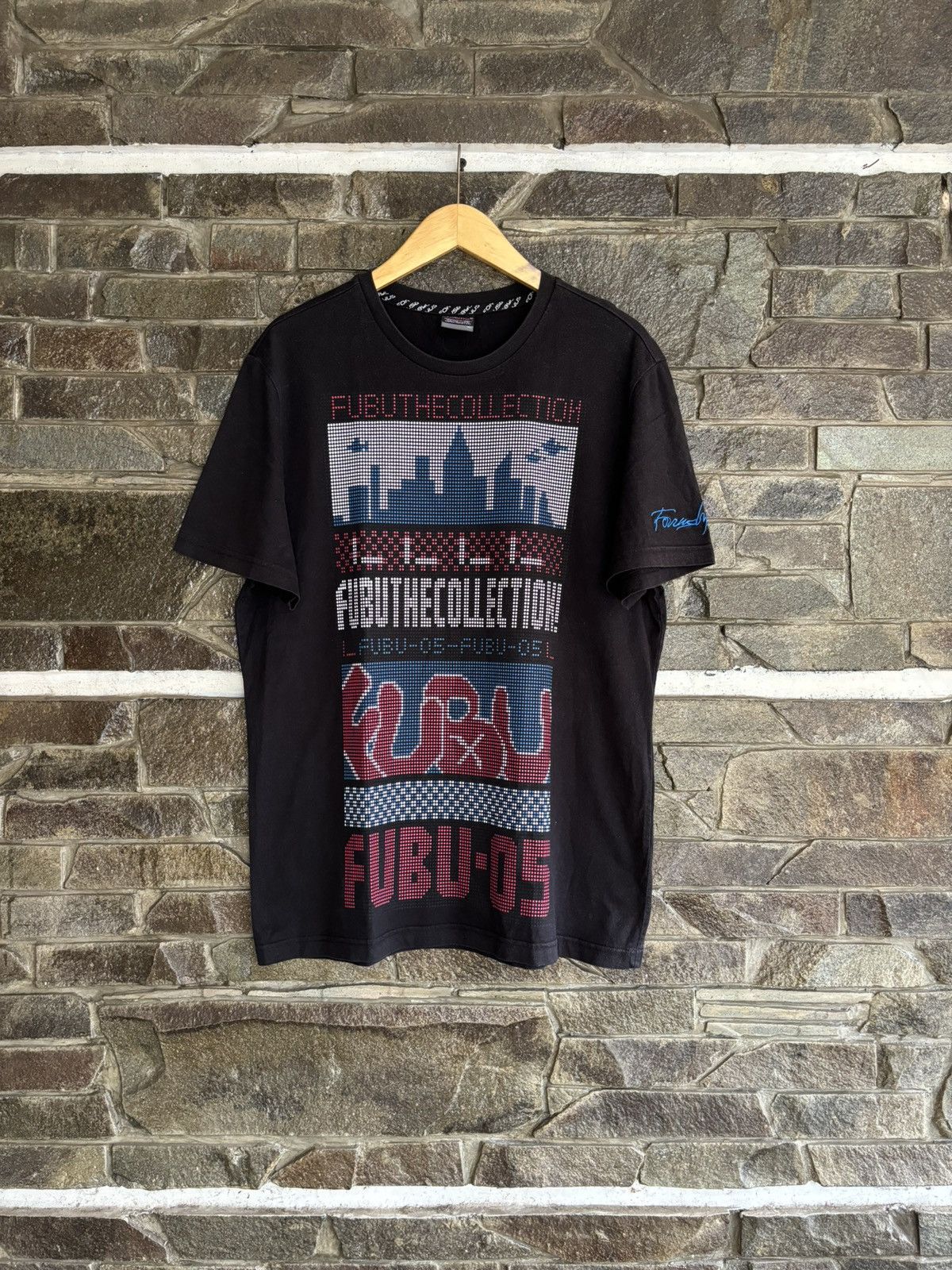 Crop Top FUBU 05 Vintage – Bleu Marine Et Jaune – Style Y2K Rétro Parfait !