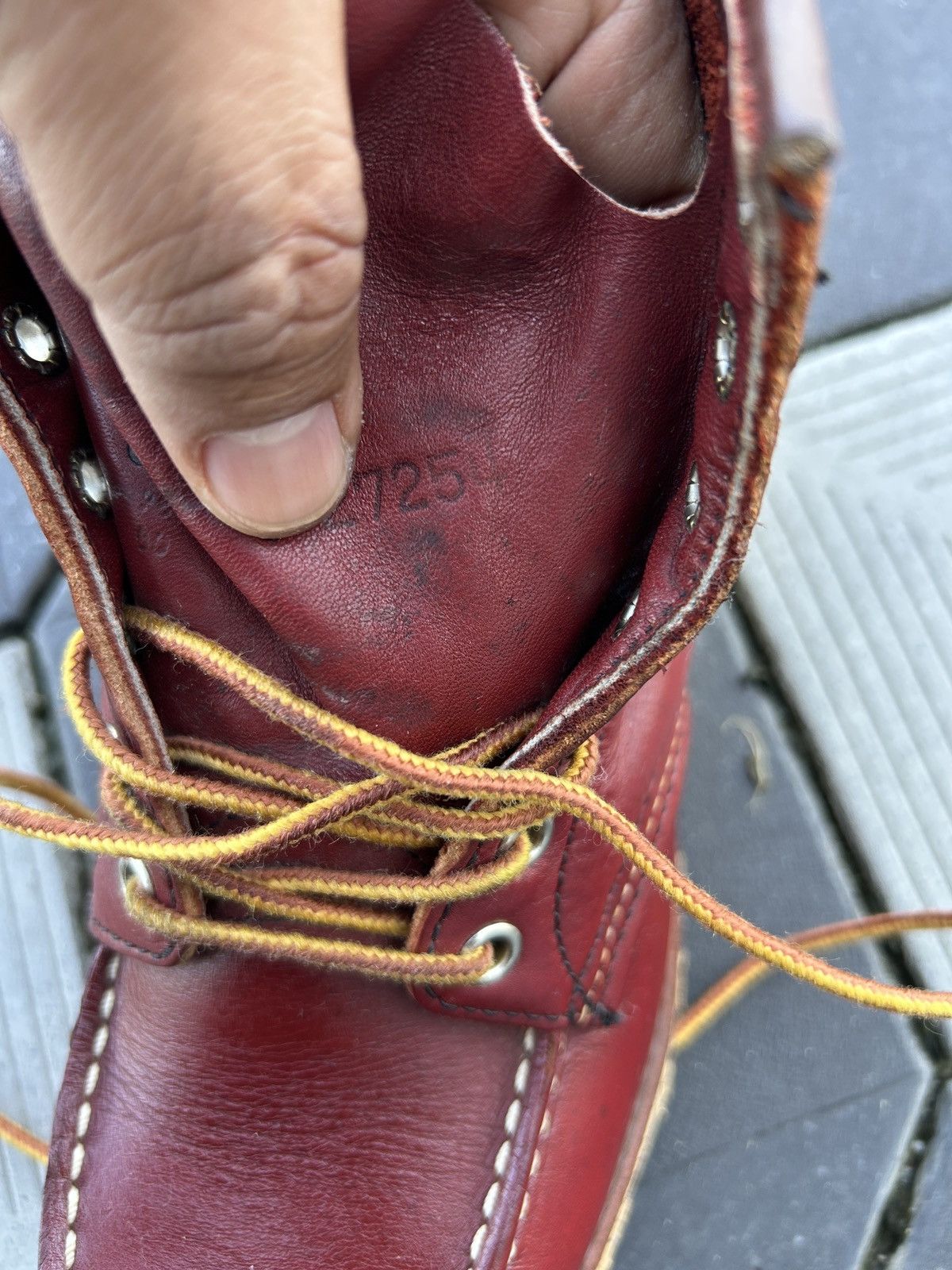 Red Wing Red Wing Moc Toe 8131 Size US 6 / IT 36 - 8 Thumbnail